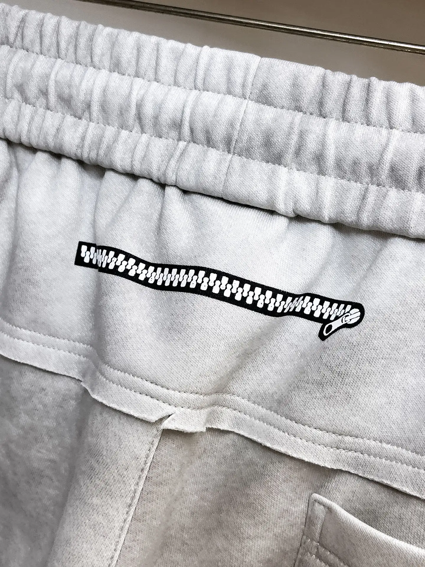 Givenchy Logo Print Drawstring Sweatpants D29015045 — view 9