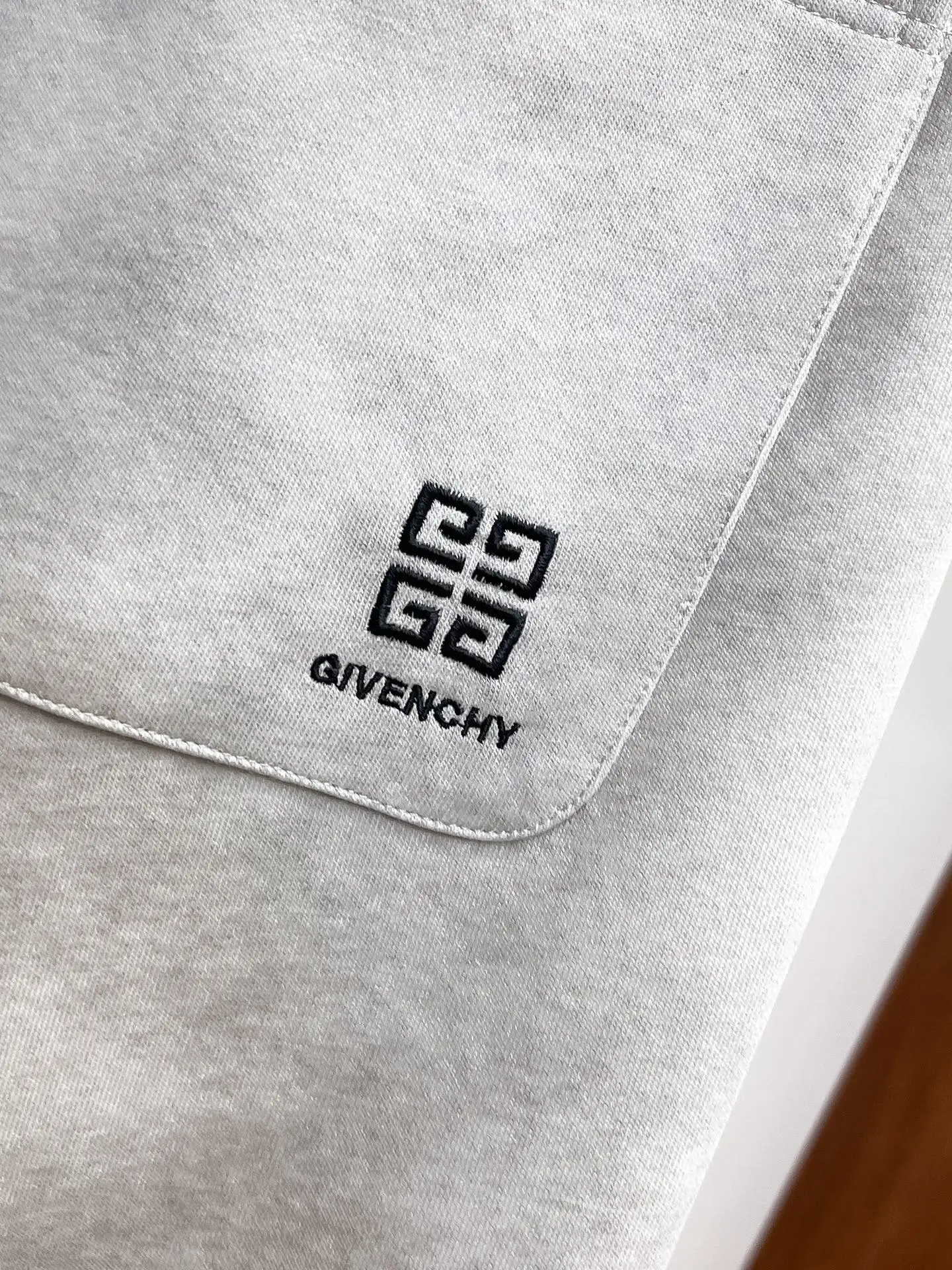 Givenchy Logo Print Drawstring Sweatpants D29015045 — view 10