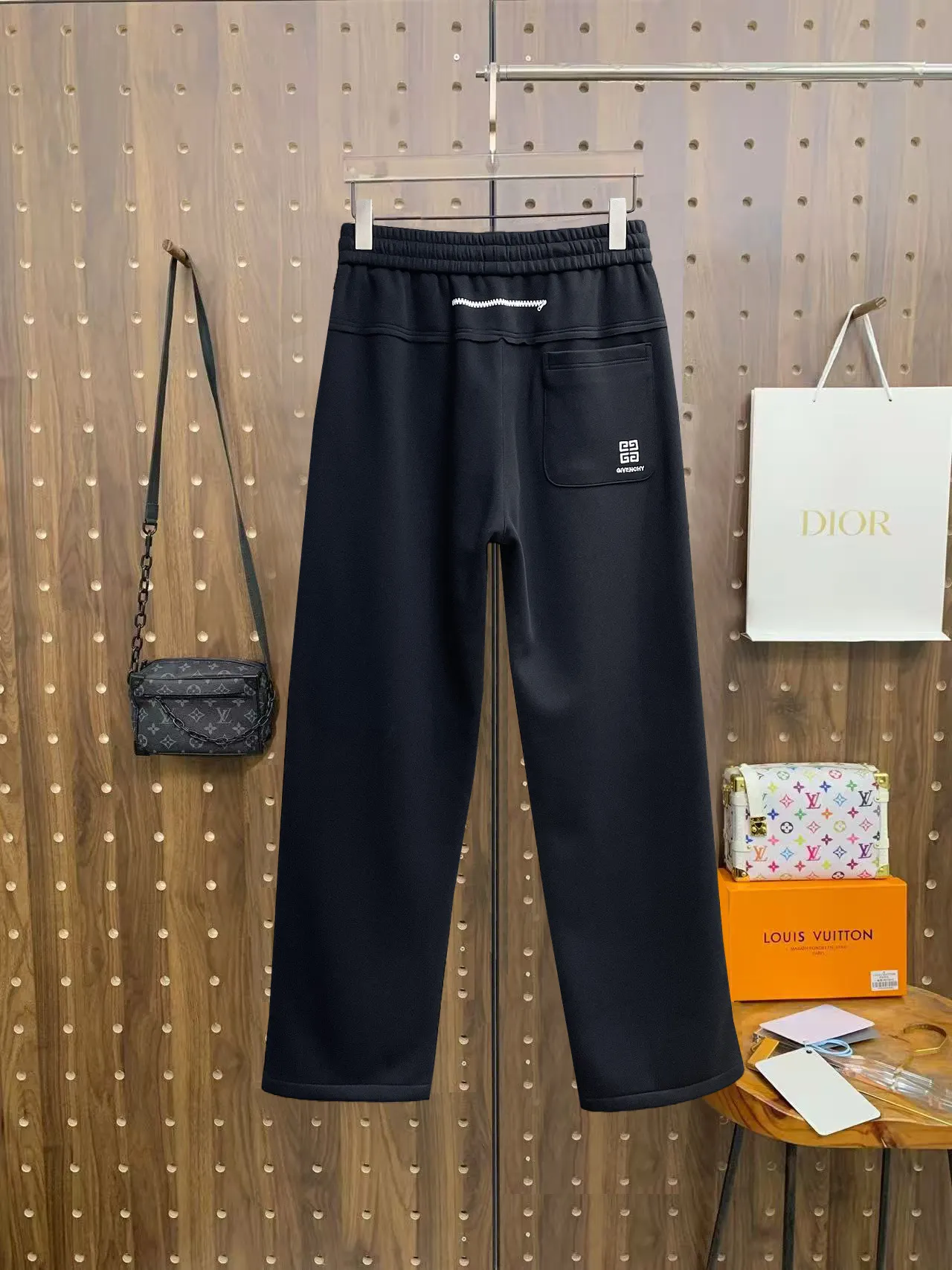 Givenchy Logo Graphic Sweatpants D29015046 — view 2