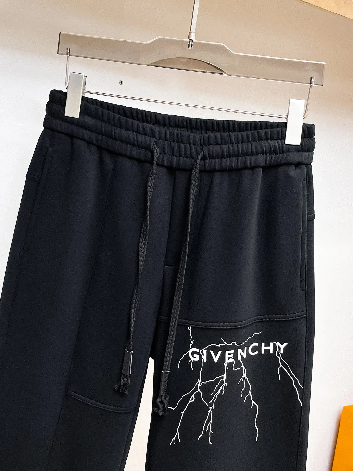 Givenchy Logo Graphic Sweatpants D29015046 — view 3