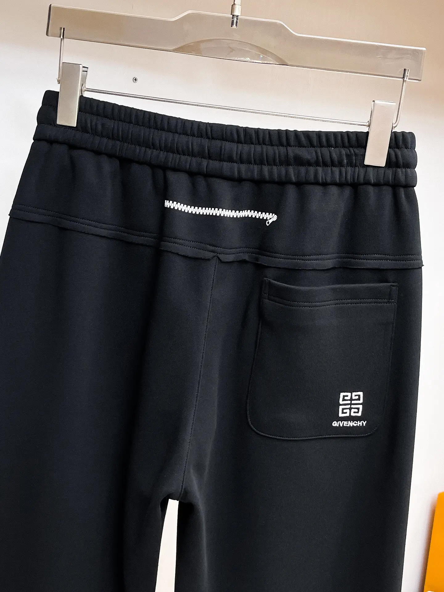 Givenchy Logo Graphic Sweatpants D29015046 — view 8