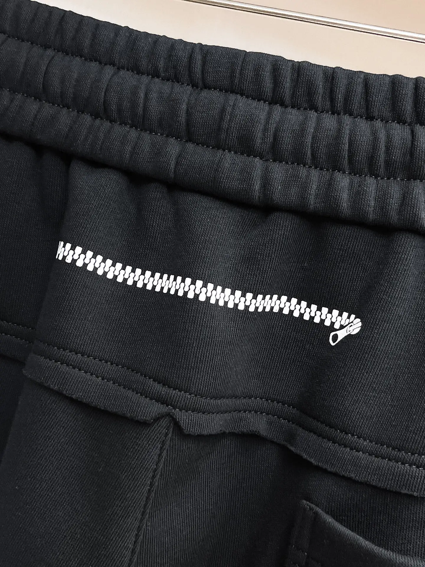 Givenchy Logo Graphic Sweatpants D29015046 — view 9