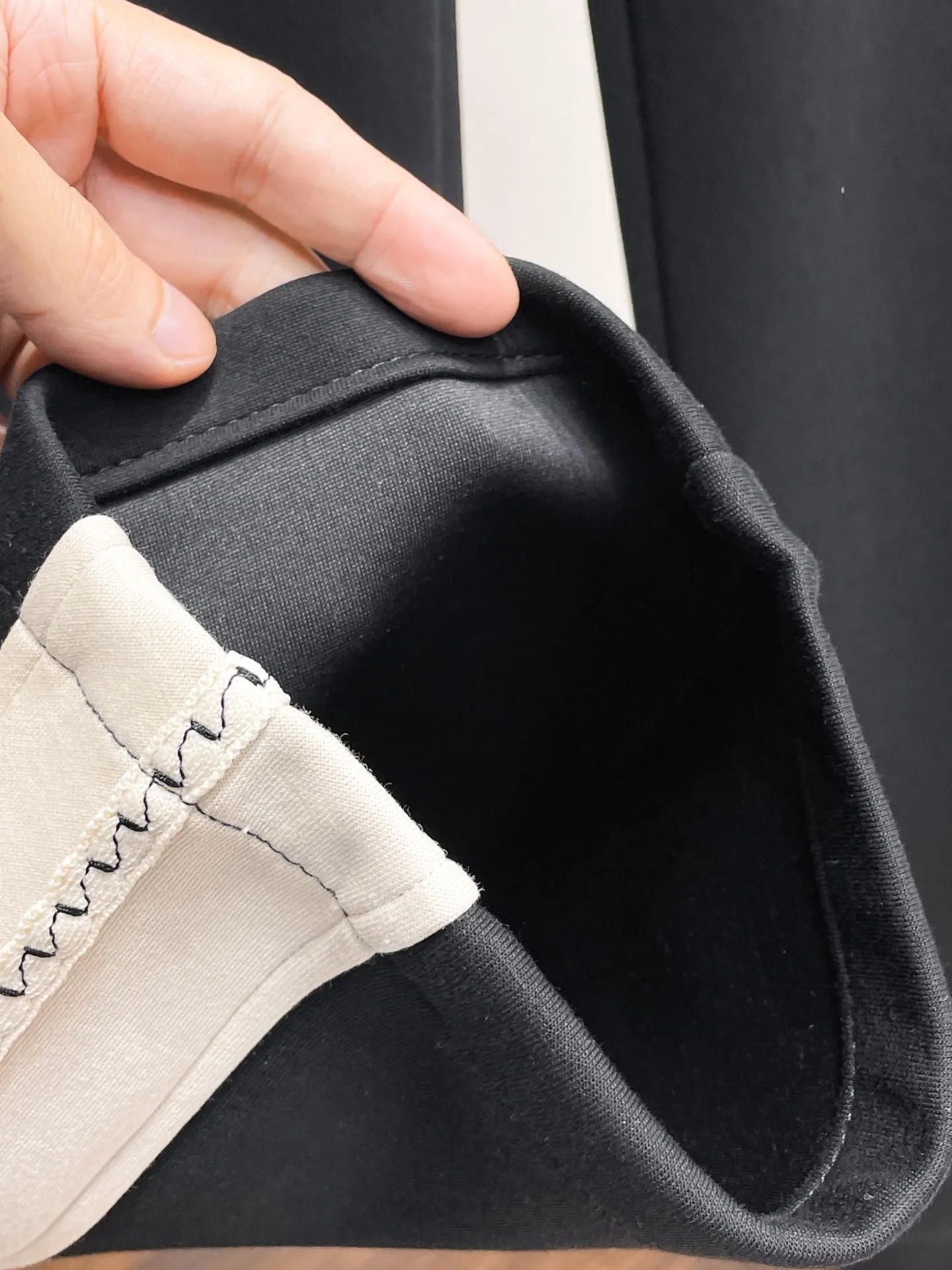 Logo-Embroidered Side-Stripe Sweatpants D29015043 — view 11