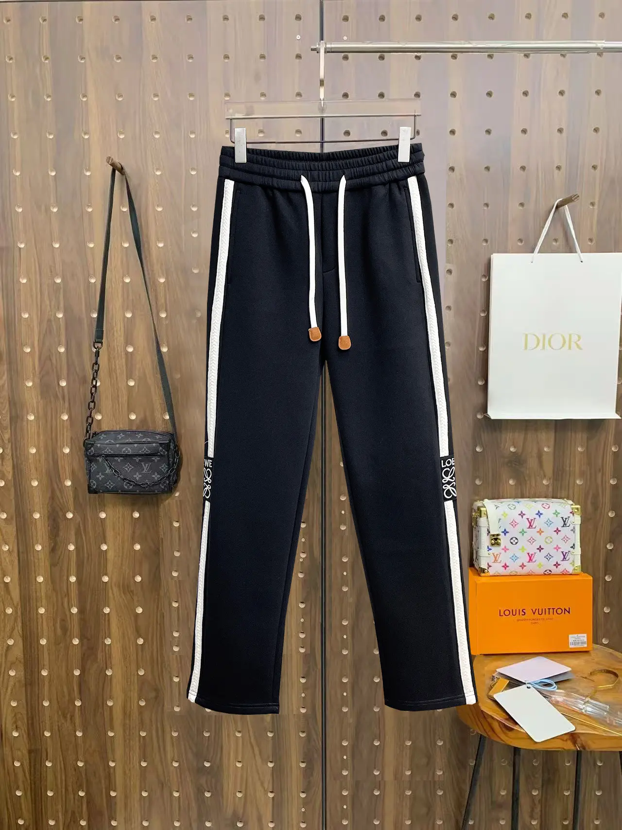 Logo-Print Taped Cotton-Blend Sweatpants D29014923