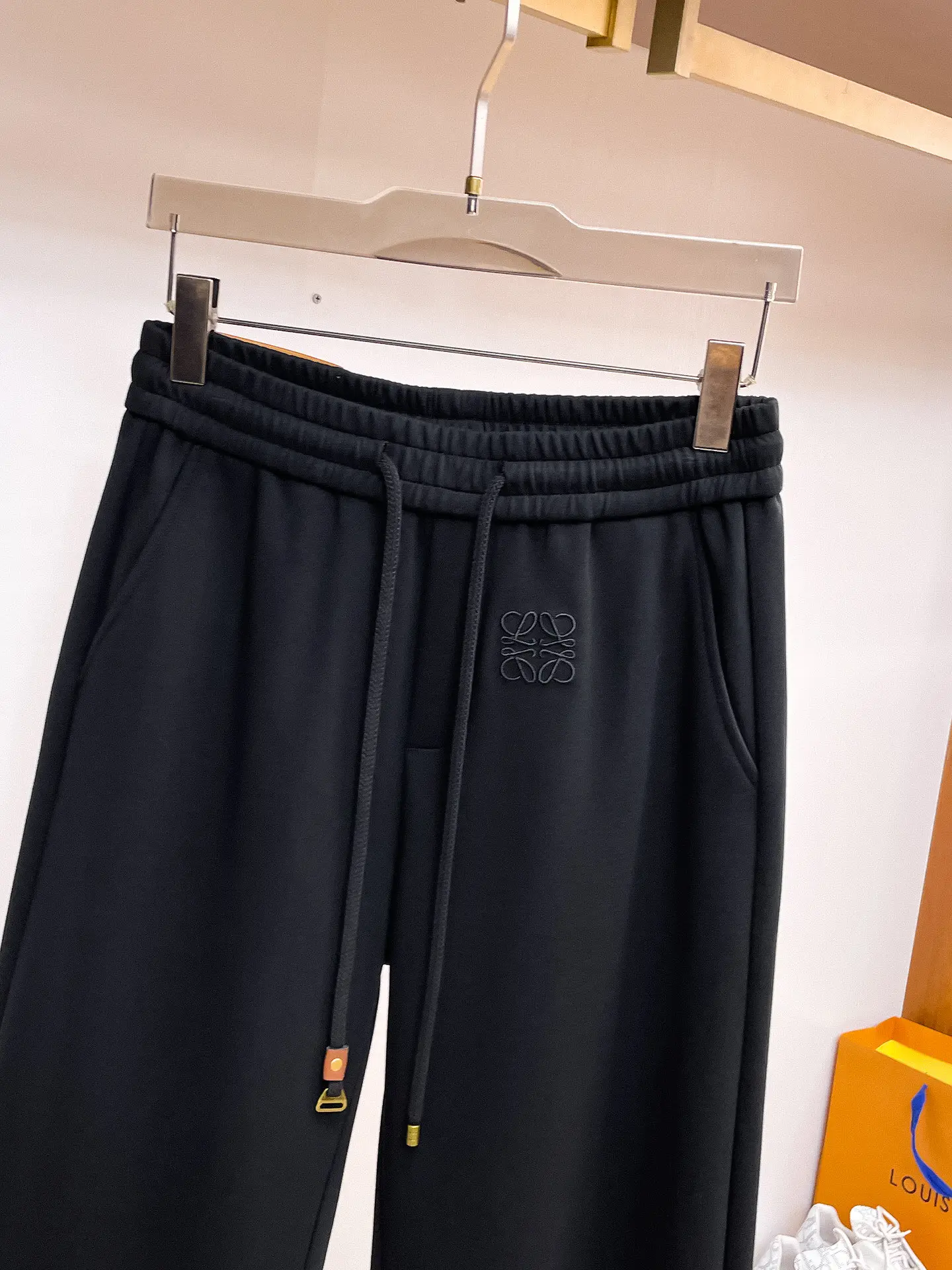 Anagram Logo Embroidered Sweatpants D29014879 — view 3