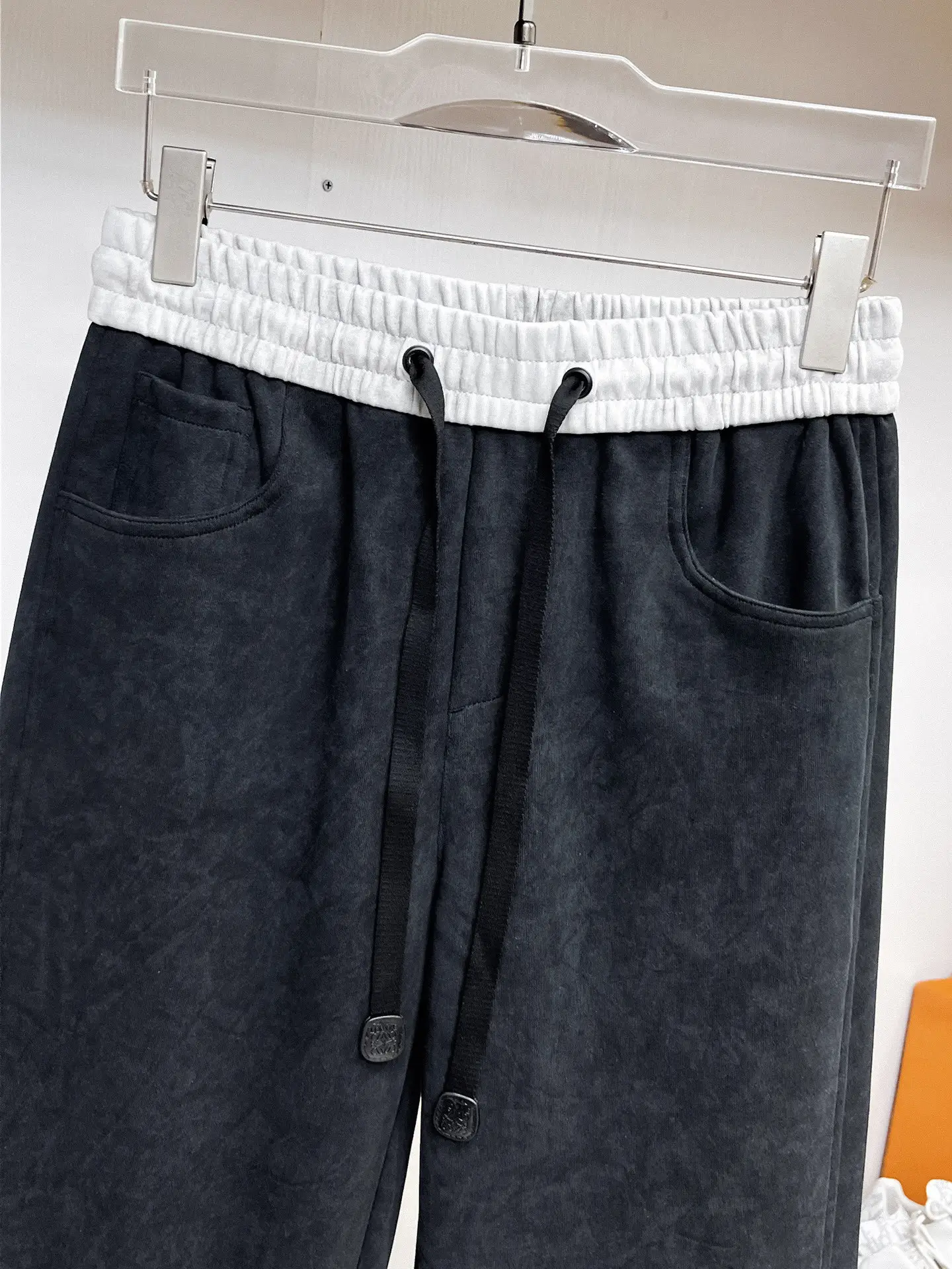 Logo-Print Contrast Waistband Sweatpants D29015011 — view 3
