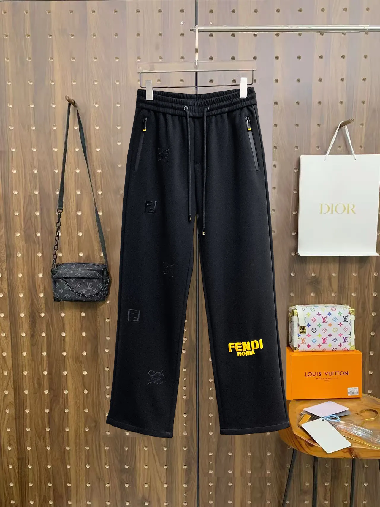 Logo-Embroidered Straight-Leg Sweatpants D29014884