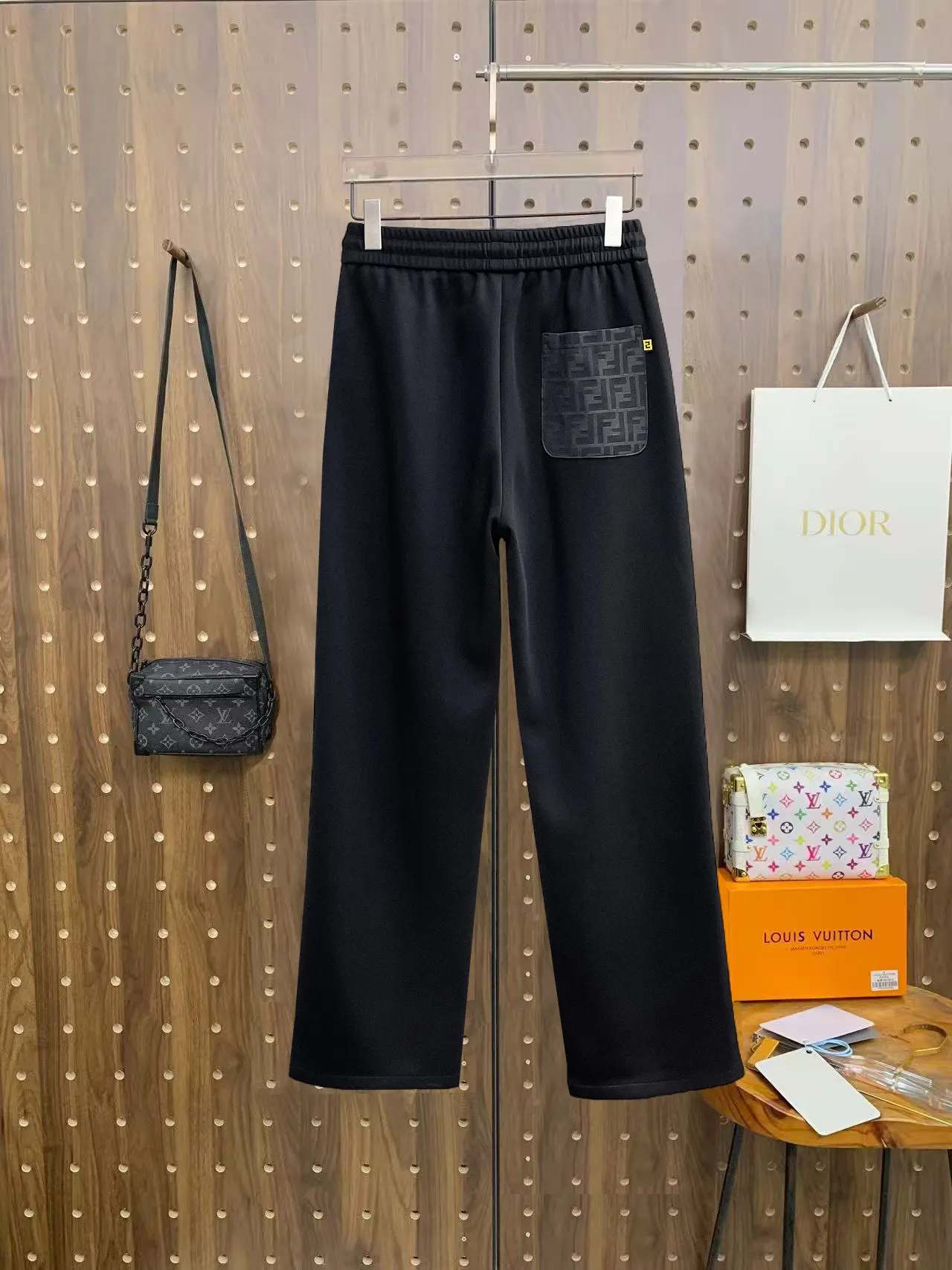 Logo-Embroidered Straight-Leg Sweatpants D29014884 — view 2