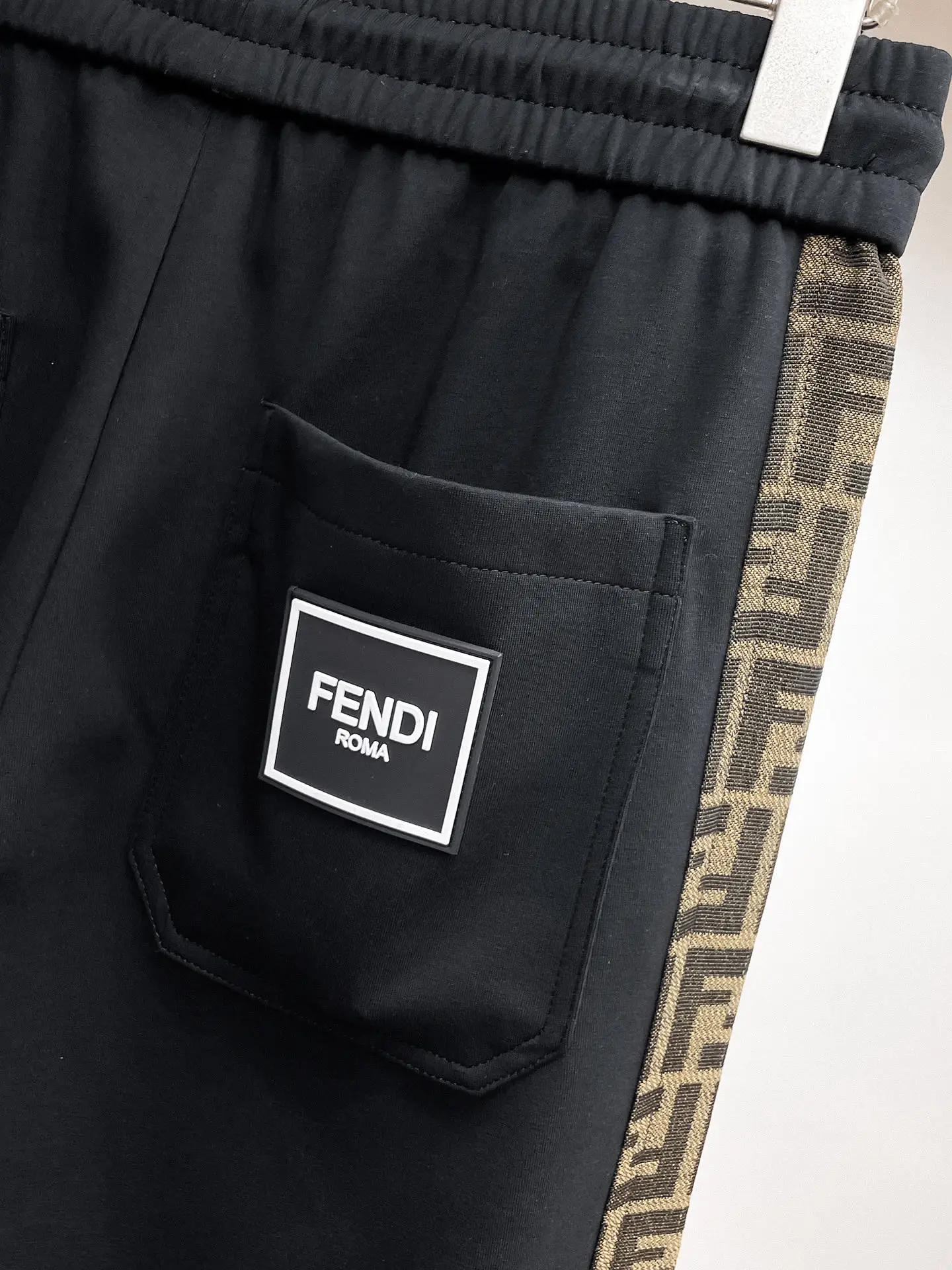 Logo-Print Tapered Sweatpants D29015013 — view 9