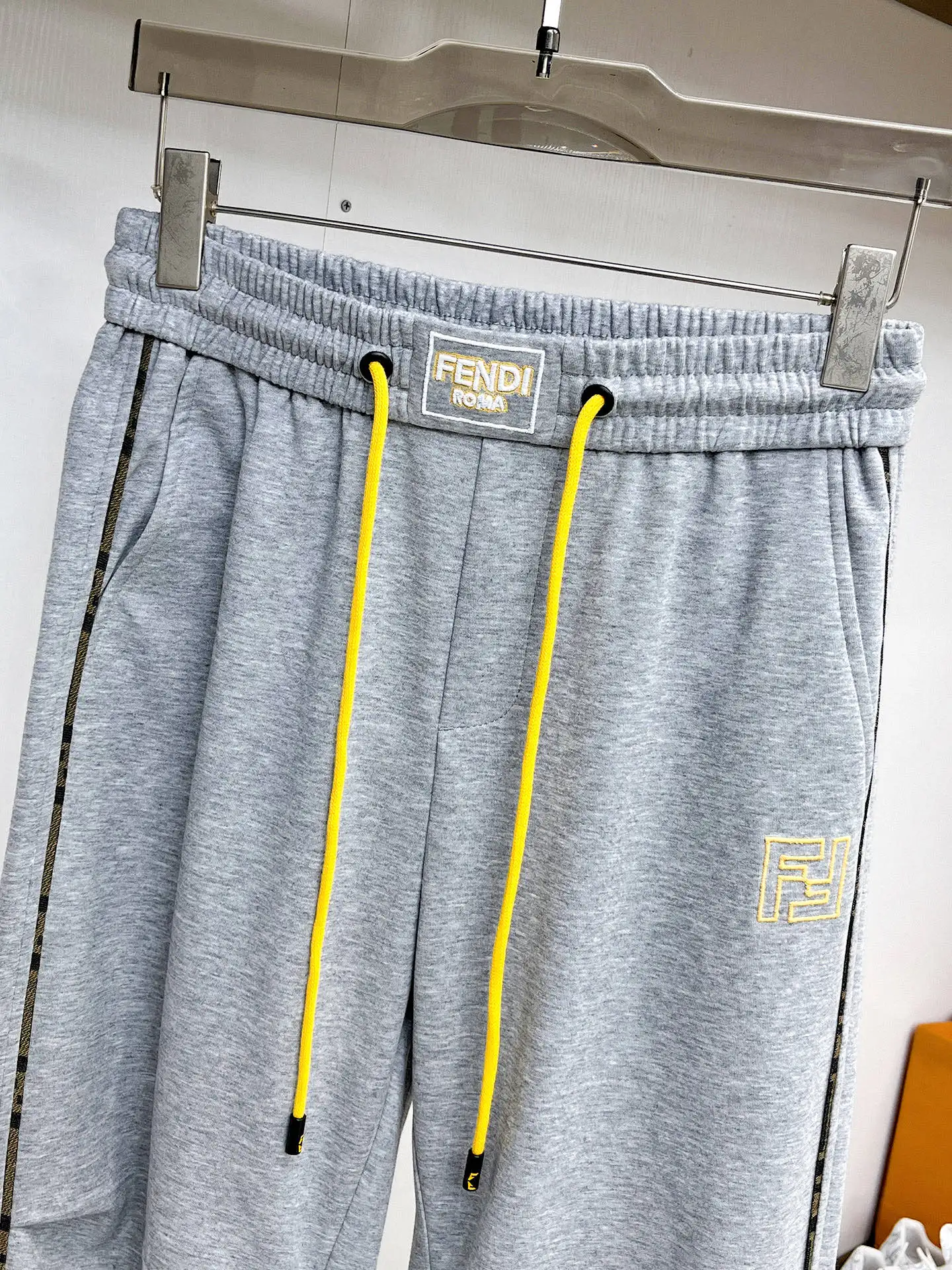 Logo-Embroidered Cotton-Blend Sweatpants D29015030 — view 3