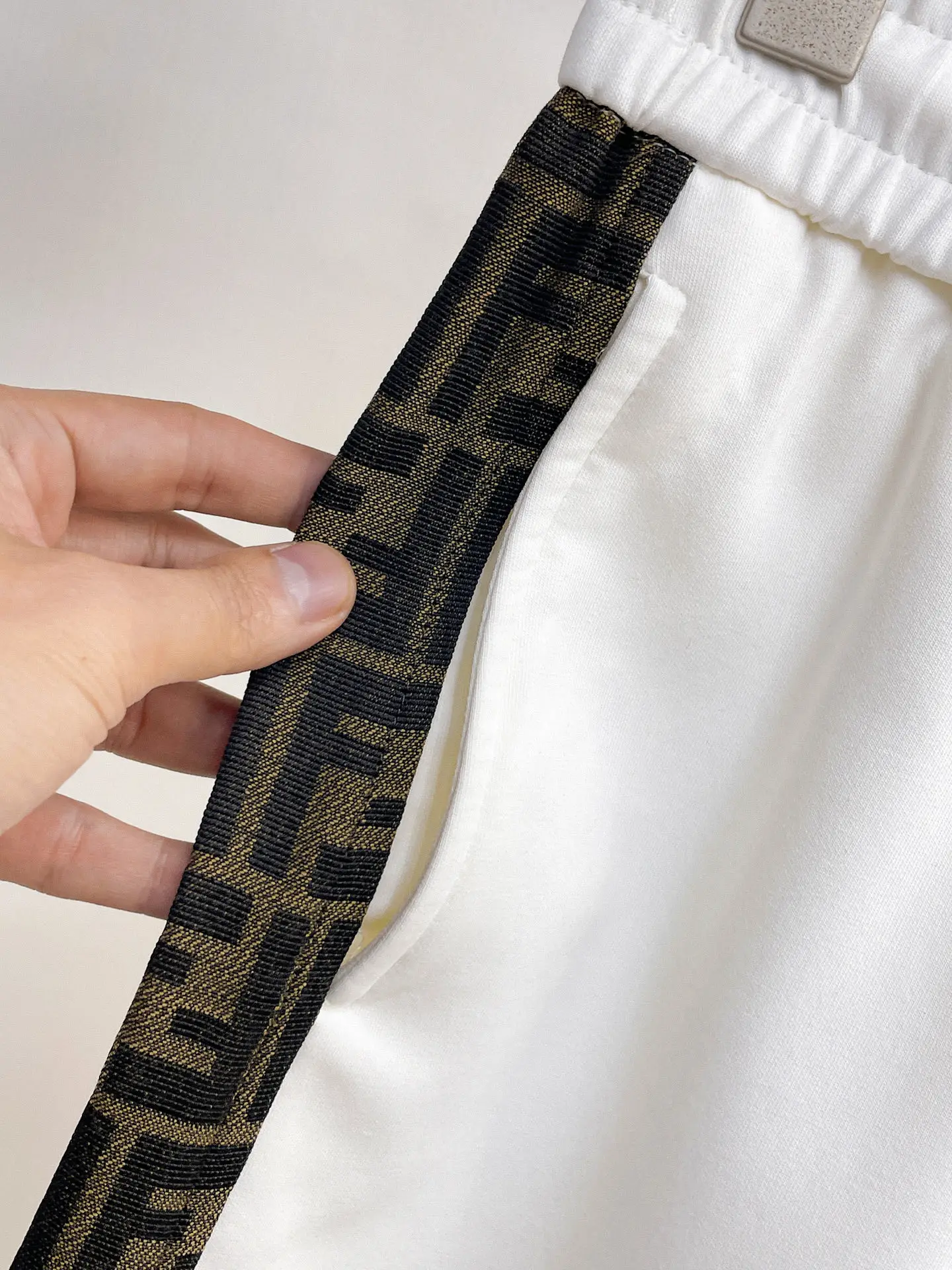 Logo-Print Side-Stripe Sweatpants D29015012 — view 4
