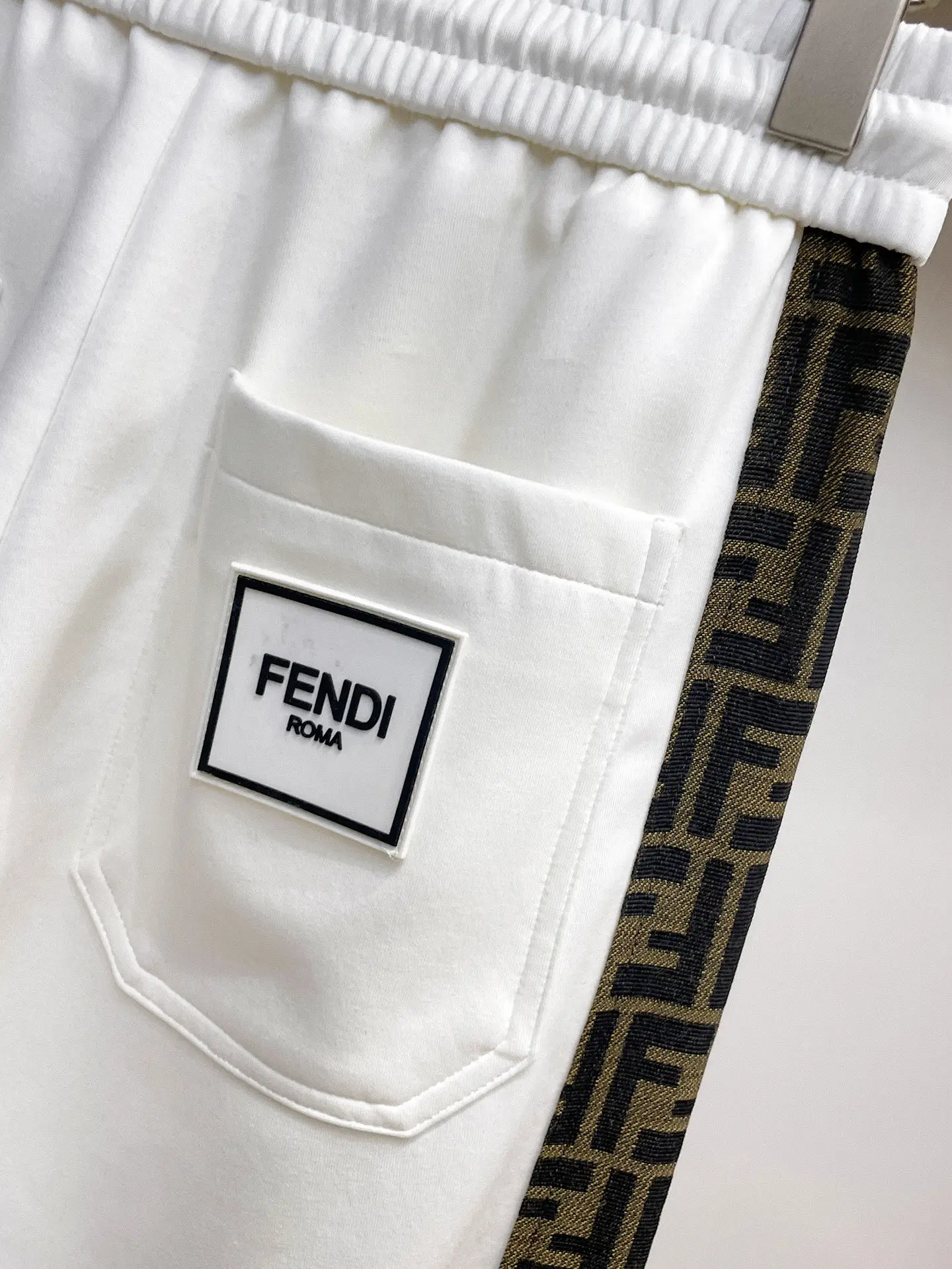 Logo-Print Side-Stripe Sweatpants D29015012 — view 9