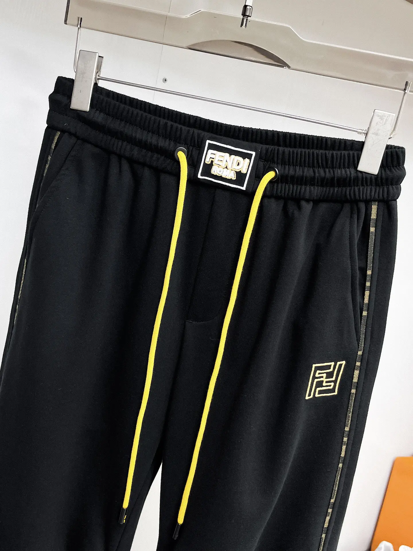 Logo-Embroidered Drawstring Sweatpants D29015031 — view 3