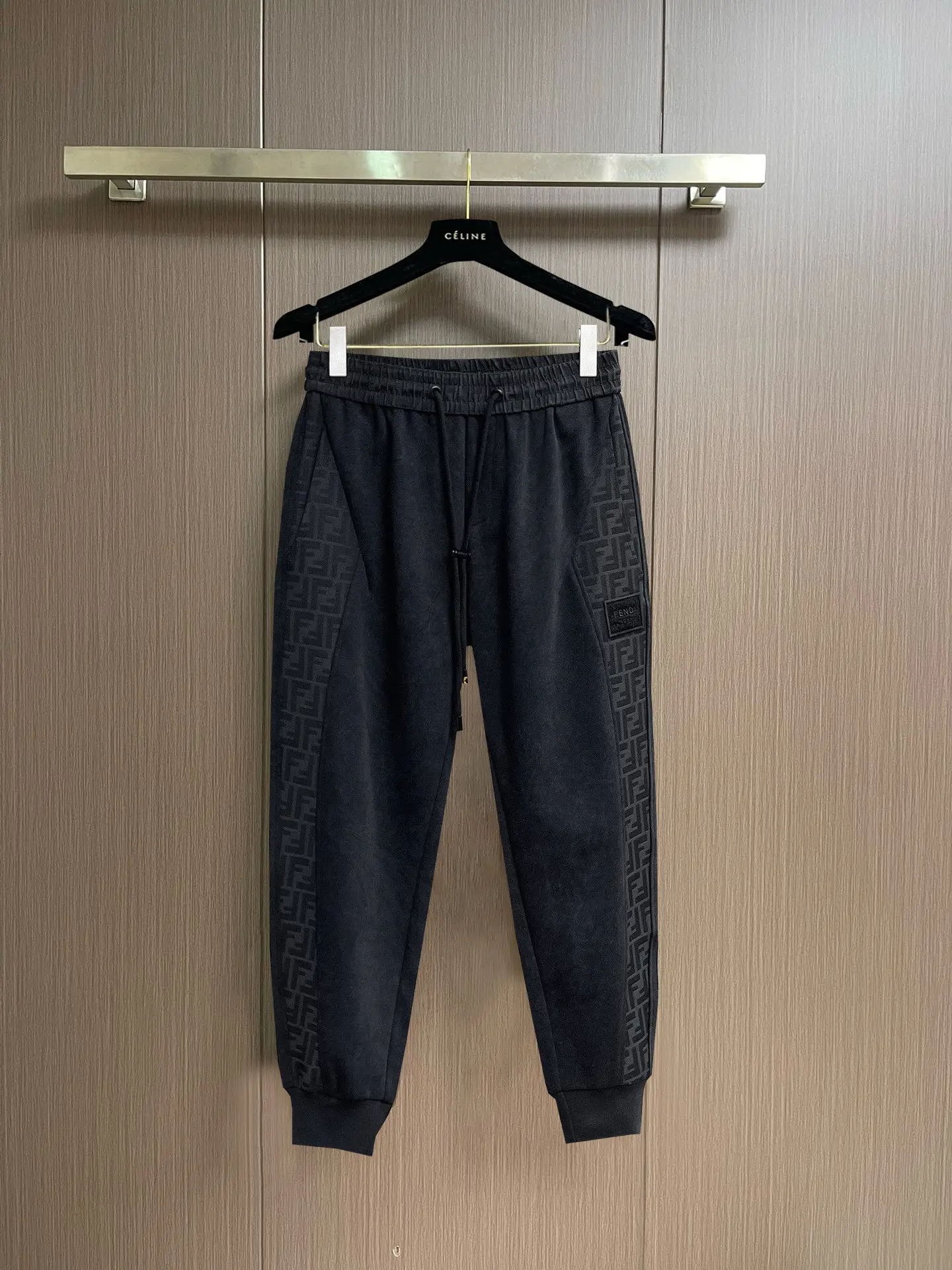 Logo-Panelled Tapered Sweatpants D29015026