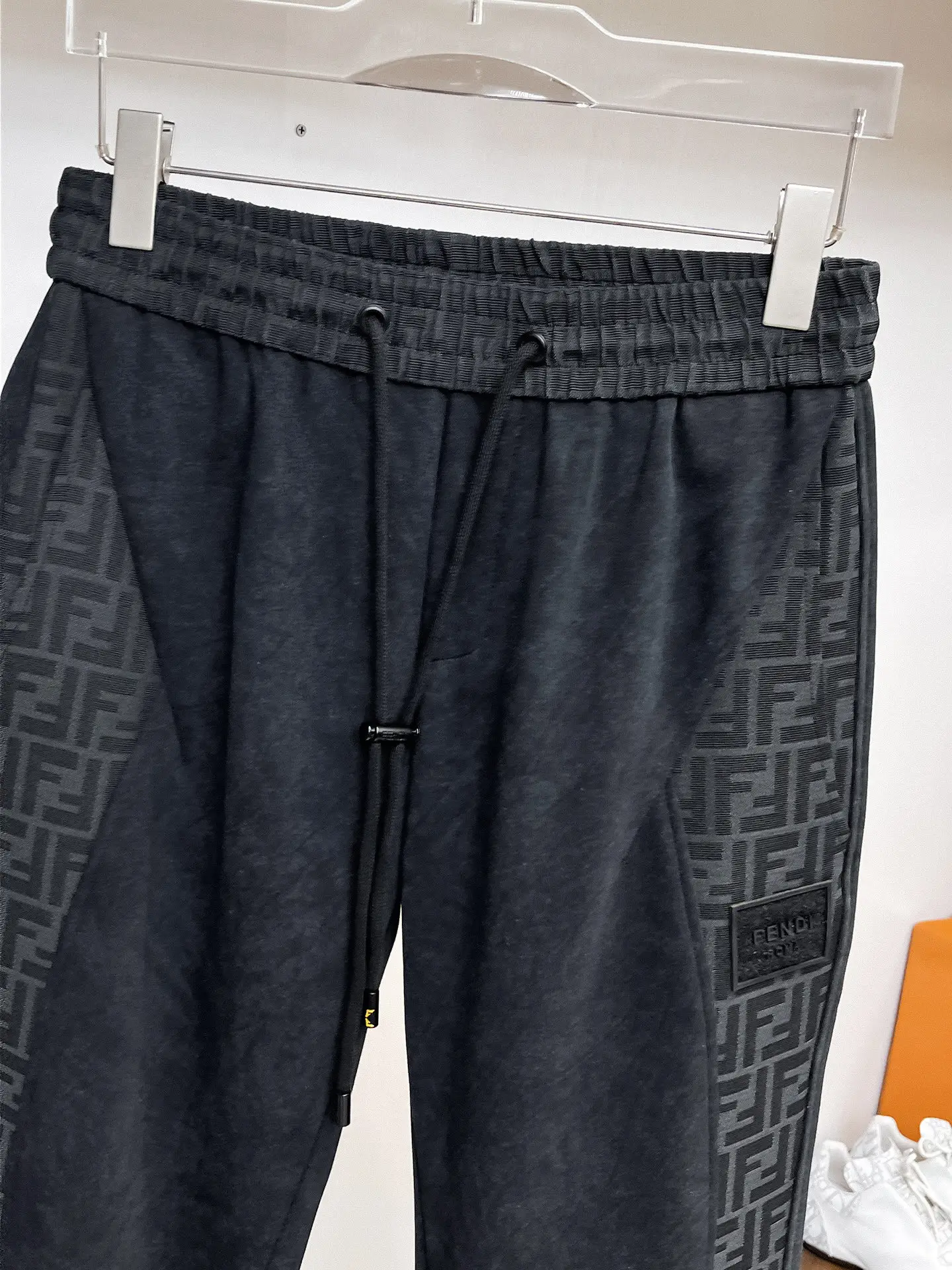 Logo-Panelled Tapered Sweatpants D29015026 — view 3