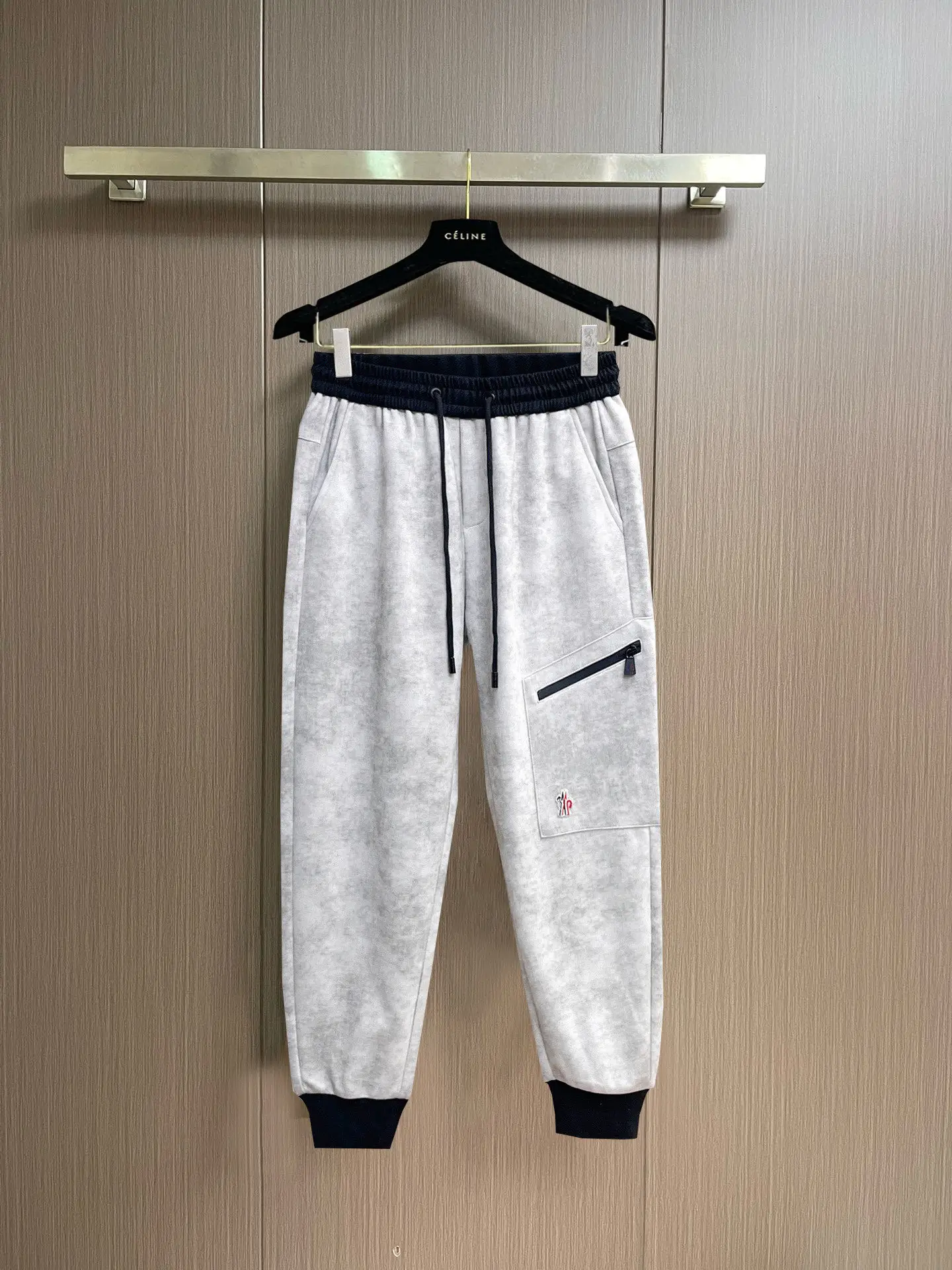 Logo-Patch Tapered Sweatpants D29015008