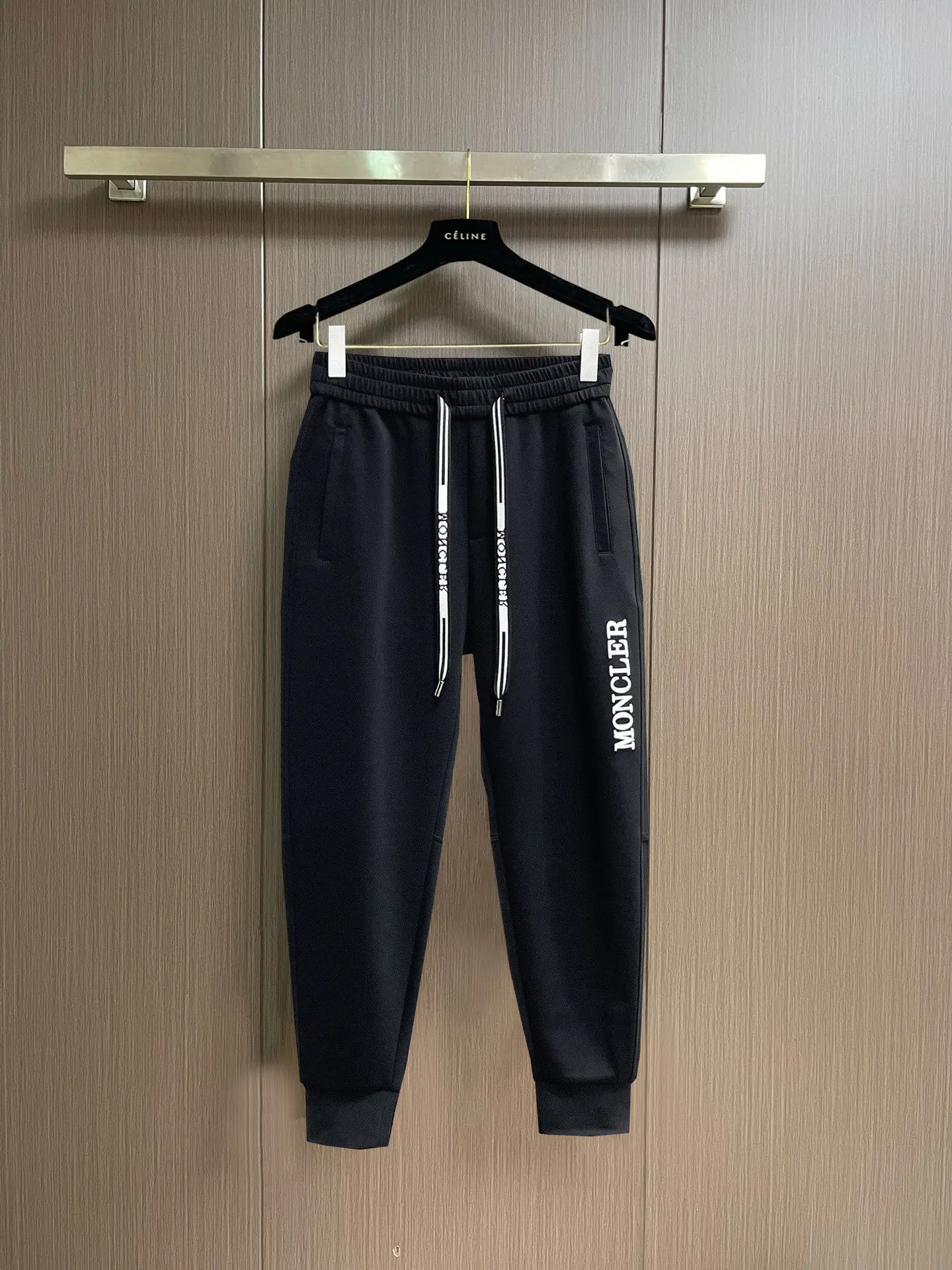 Logo-Print Tapered Cotton-Blend Sweatpants D29015038