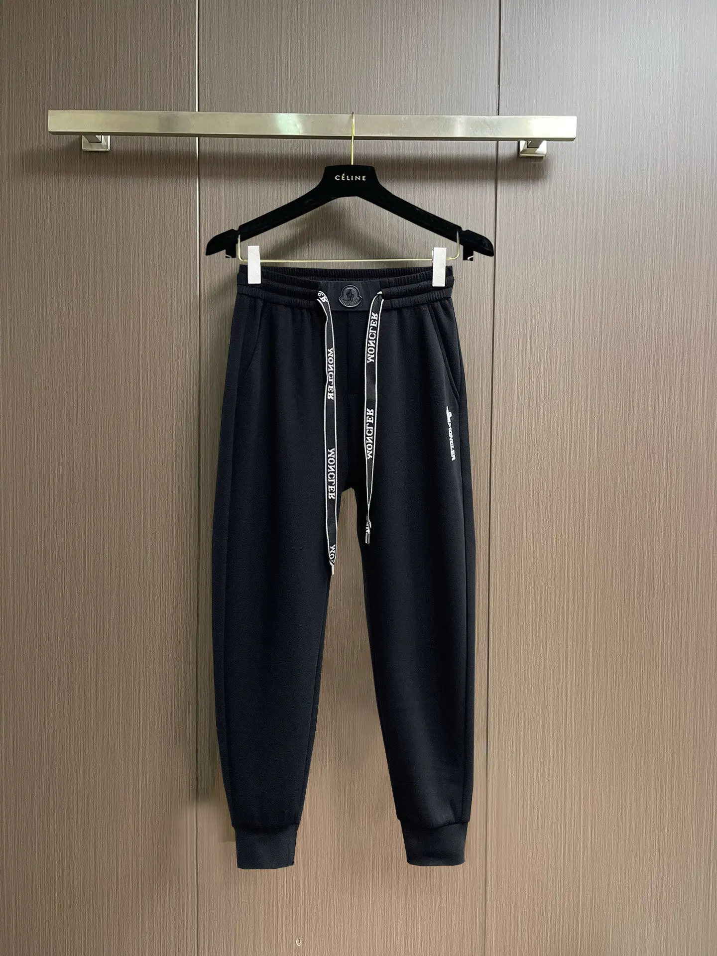 Logo-Detailed Tapered Sweatpants D29015021