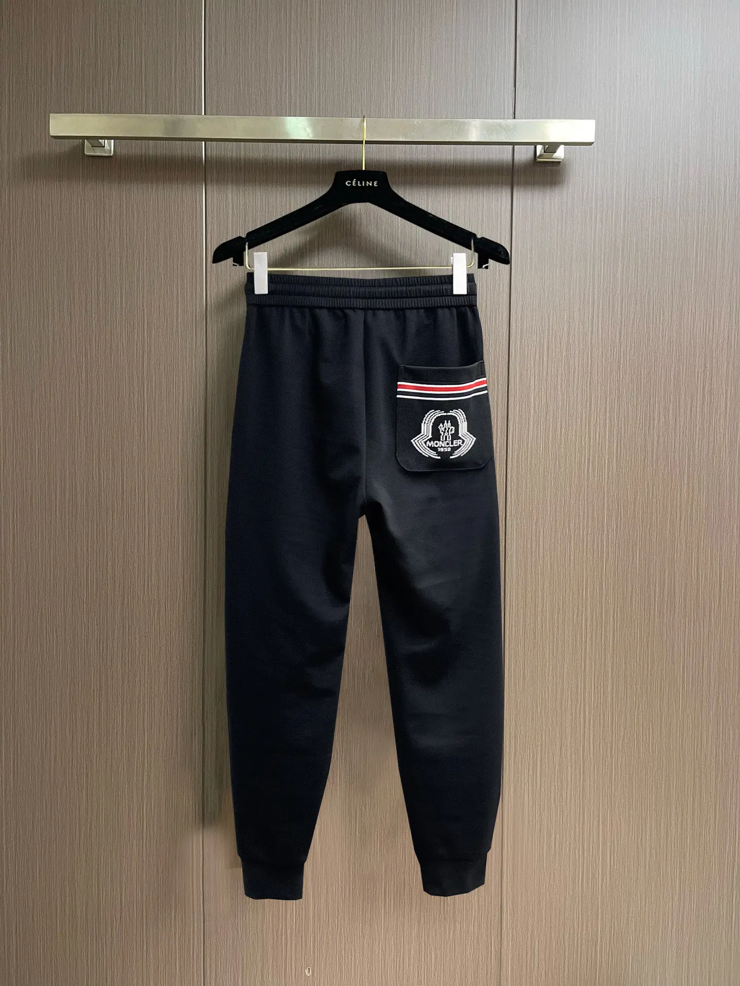 Logo-Detailed Tapered Sweatpants D29015021 — view 2