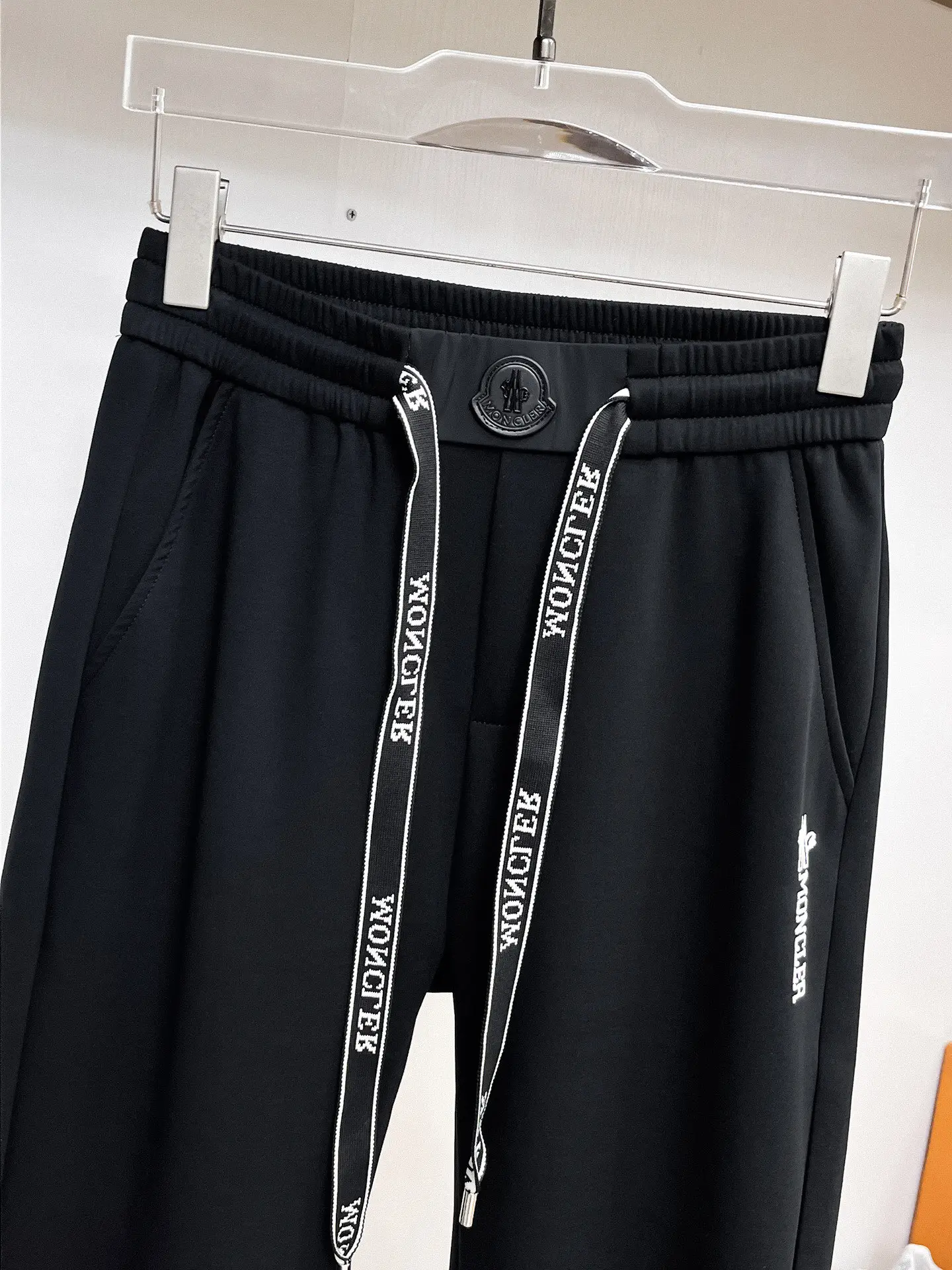 Logo-Detailed Tapered Sweatpants D29015021 — view 3