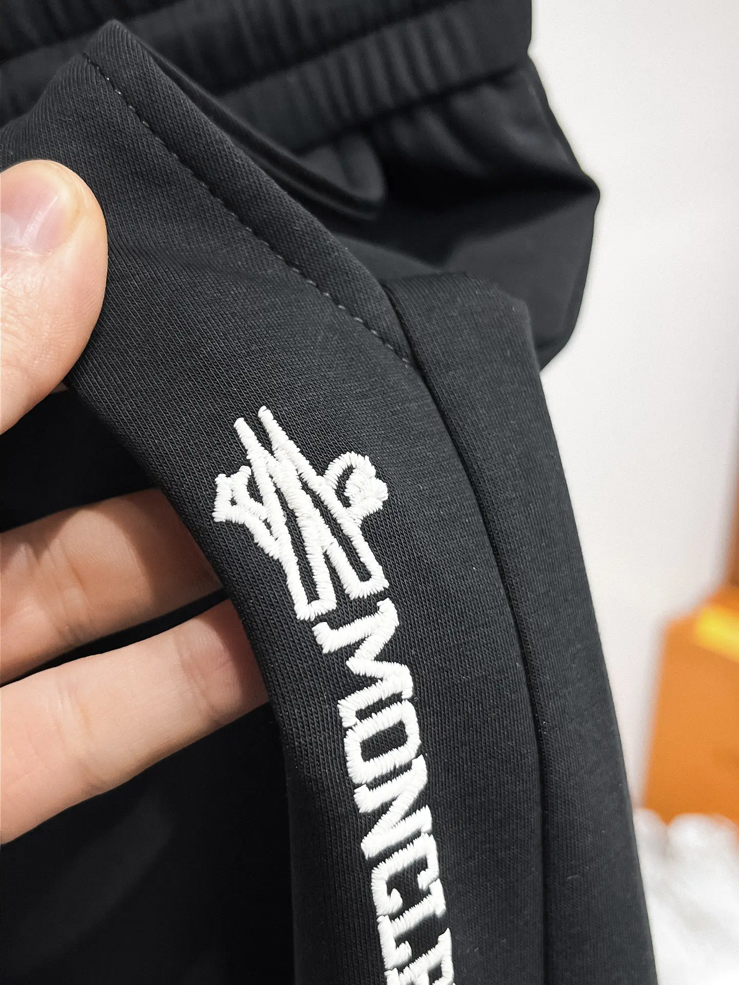 Logo-Detailed Tapered Sweatpants D29015021 — view 5