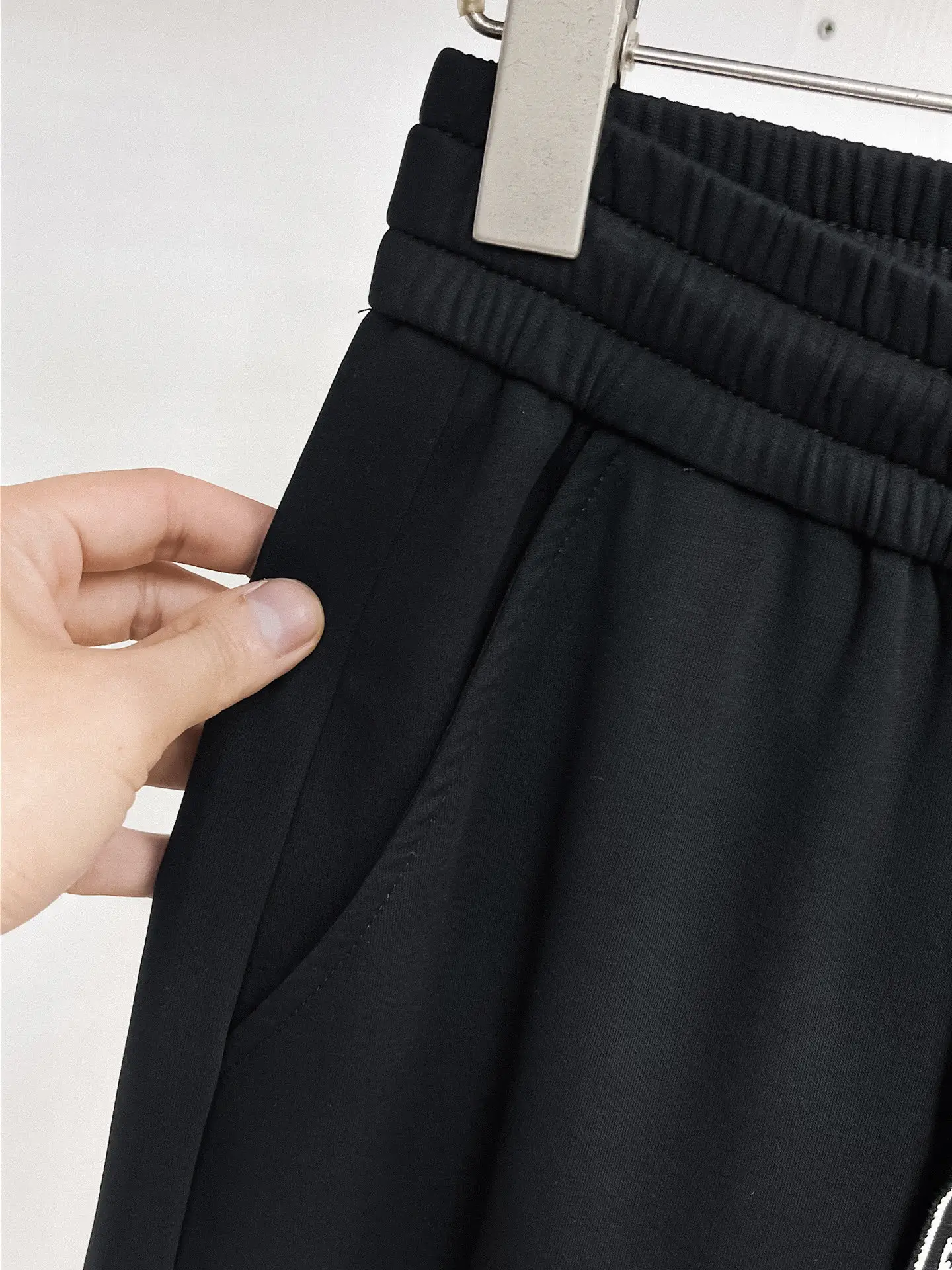 Logo-Detailed Tapered Sweatpants D29015021 — view 6