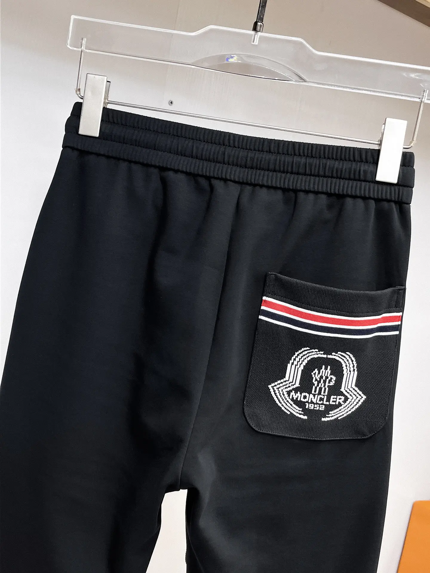 Logo-Detailed Tapered Sweatpants D29015021 — view 10
