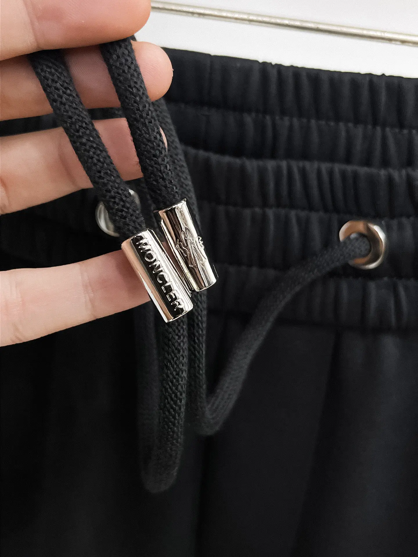 Logo-Appliquéd Tapered Sweatpants D29015035 — view 8