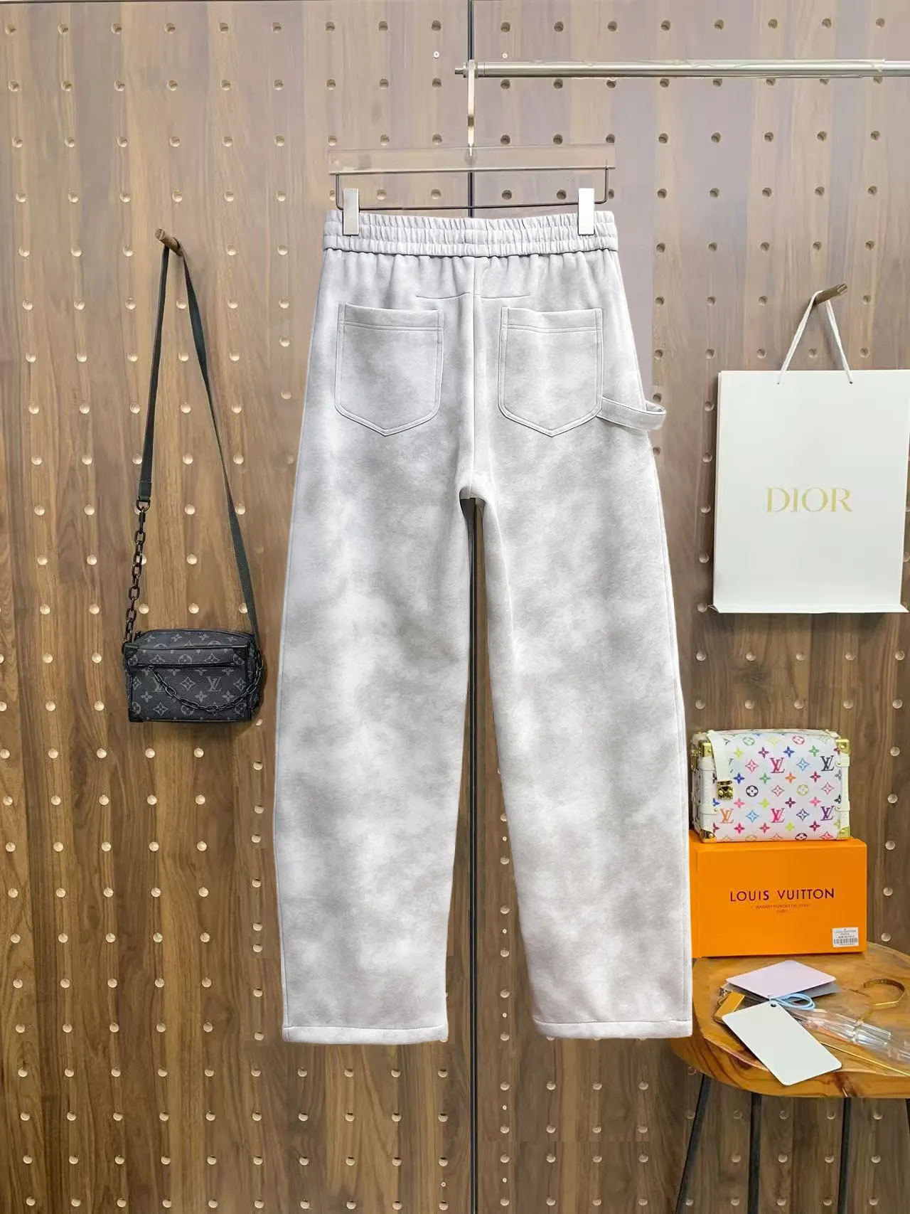 Logo-Embroidered Wide-Leg Sweatpants D29015048 — view 2
