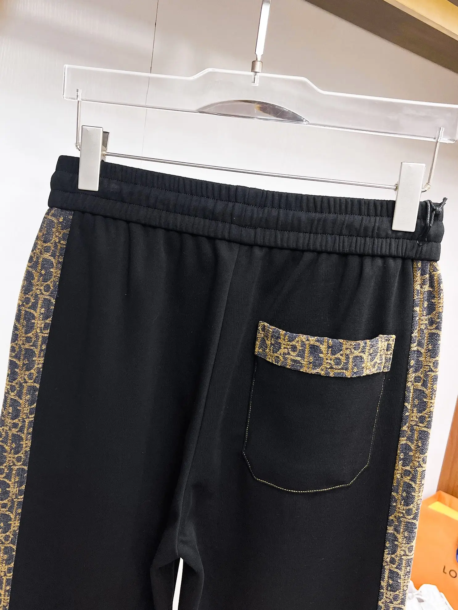 Oblique Logo Side-Stripe Sweatpants D29014914 — view 6