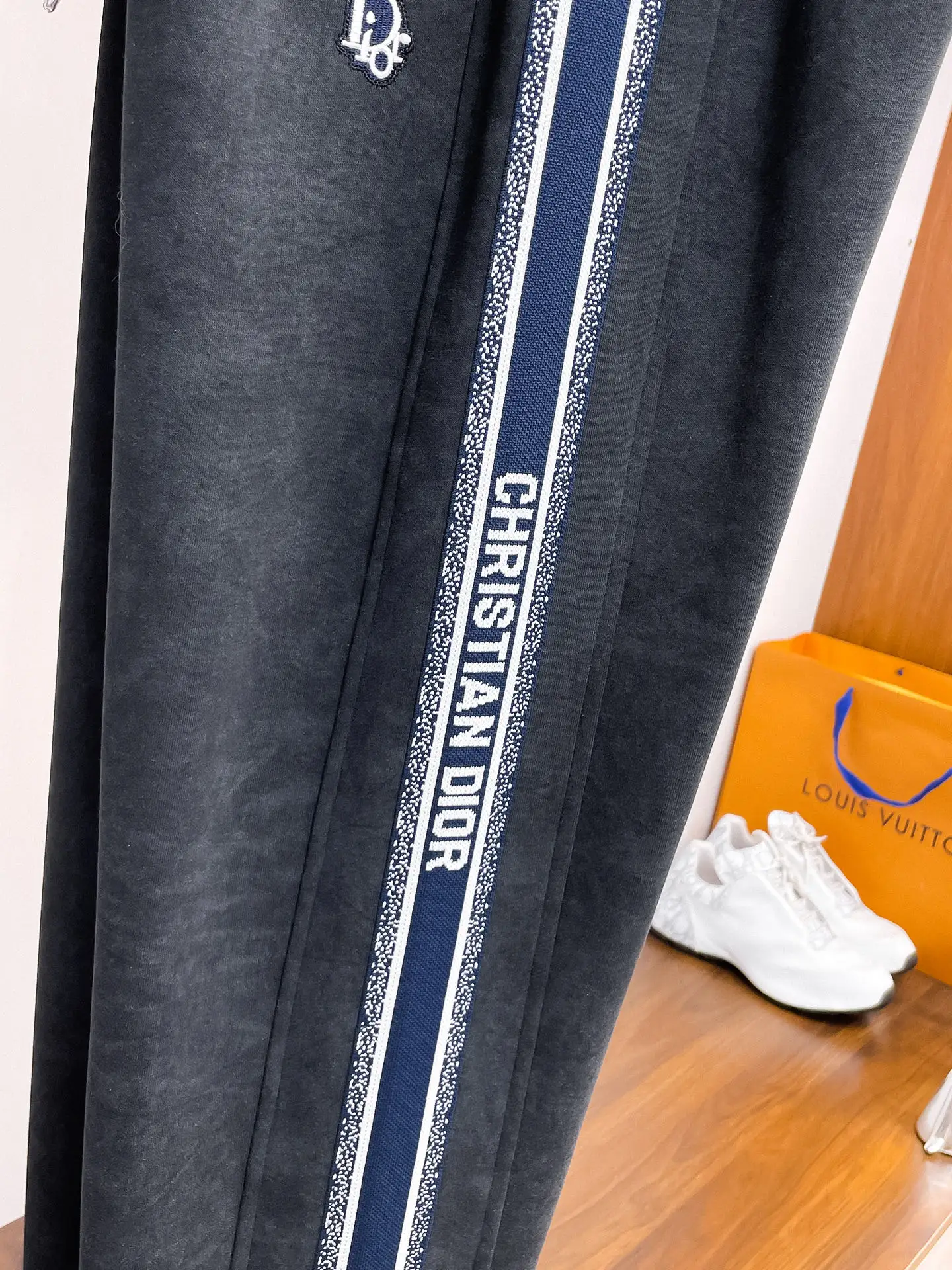 Logo-Embroidered Side-Stripe Sweatpants D29015052 — view 8