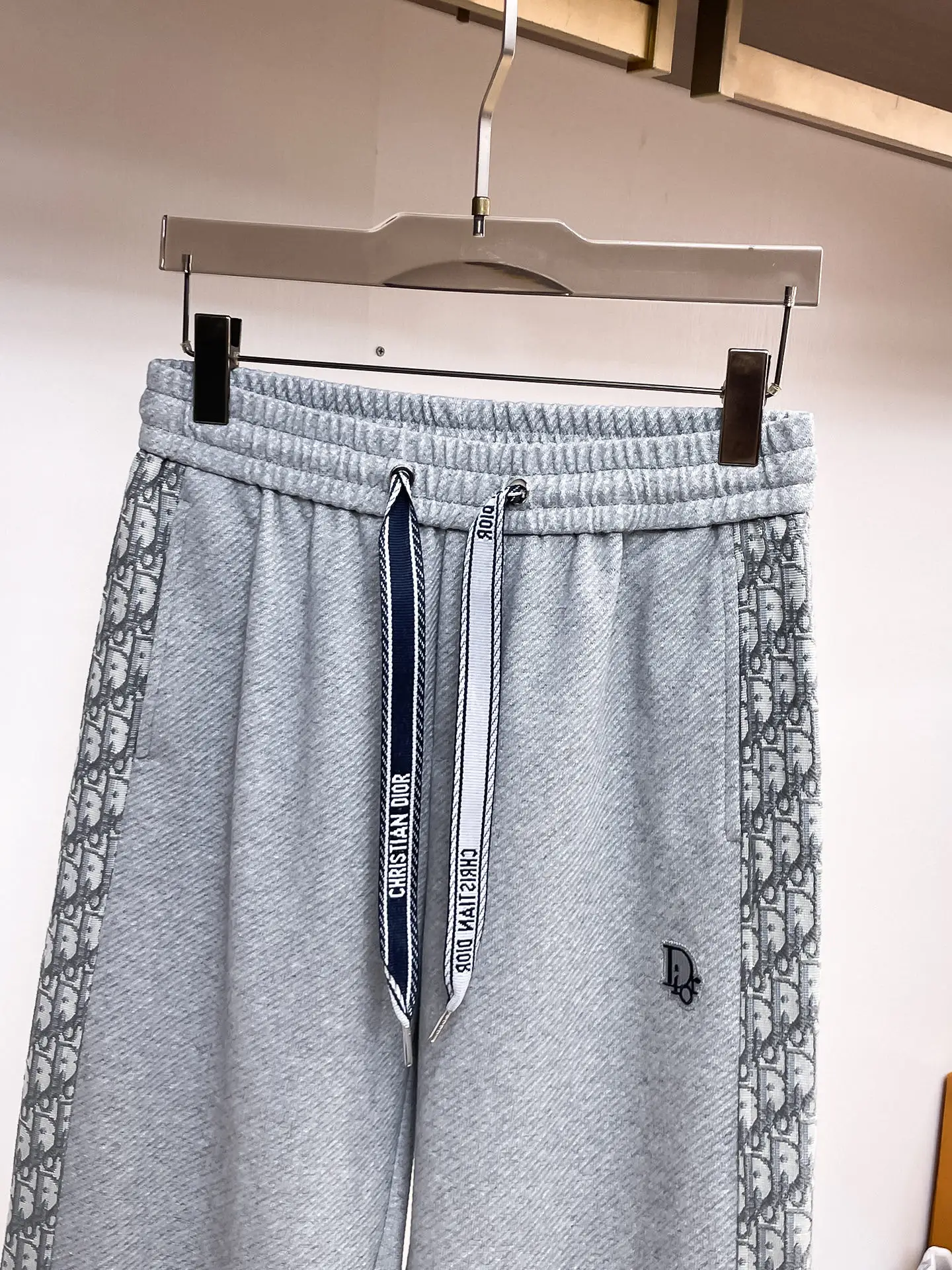 Oblique Panel Logo Sweatpants D29015041 — view 3