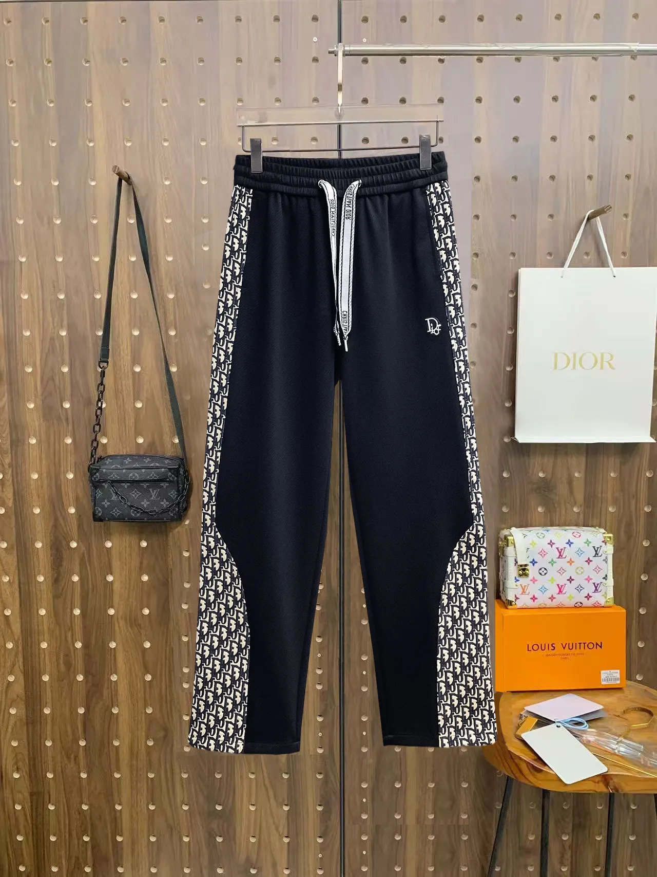 Oblique Logo Panel Track Pants D29015042