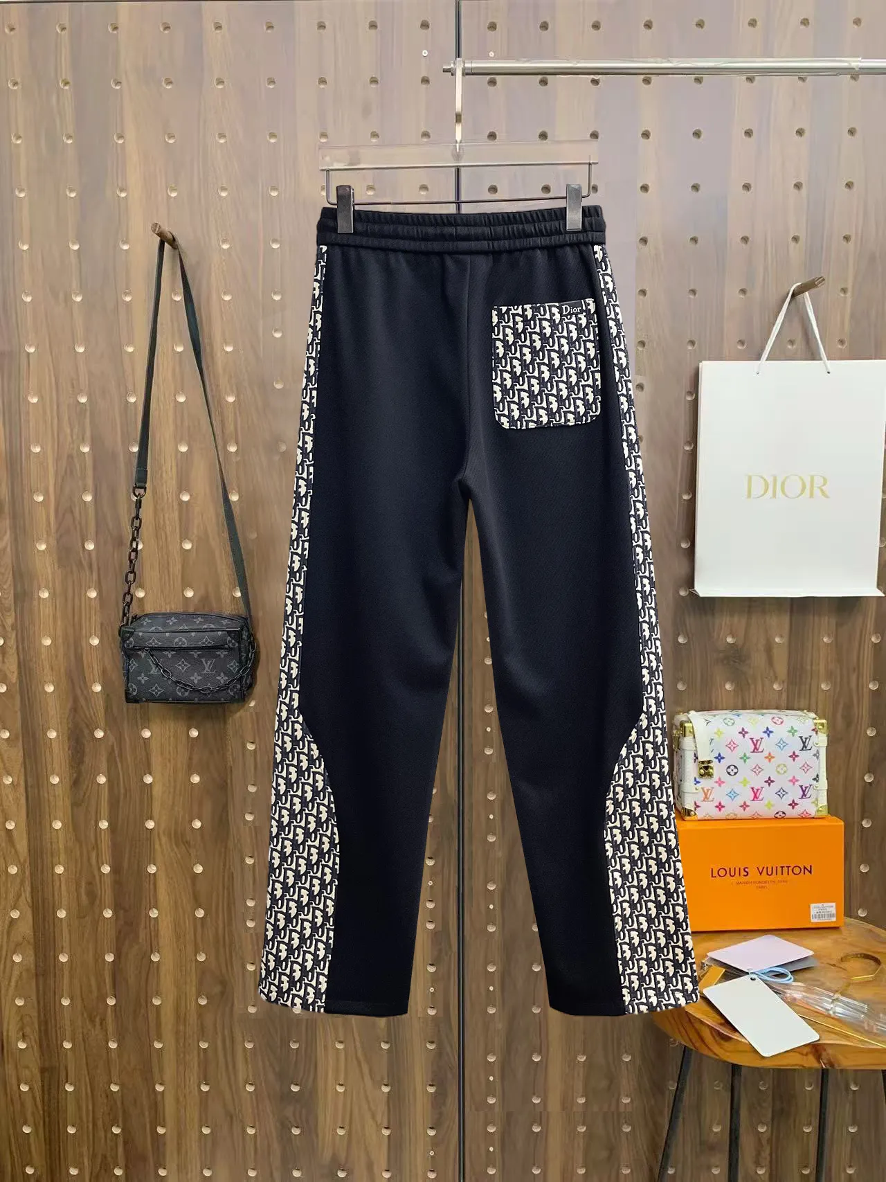 Oblique Logo Panel Track Pants D29015042 — view 2