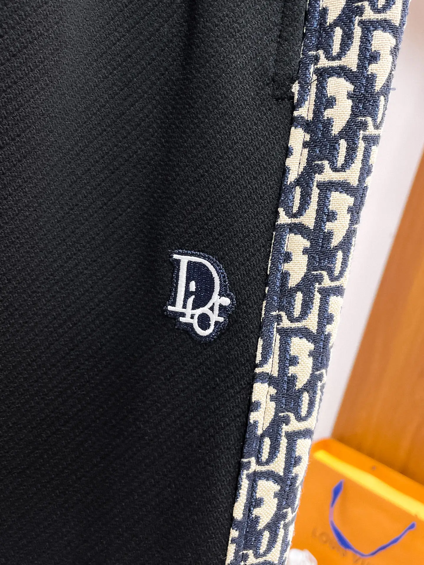 Oblique Logo Panel Track Pants D29015042 — view 4