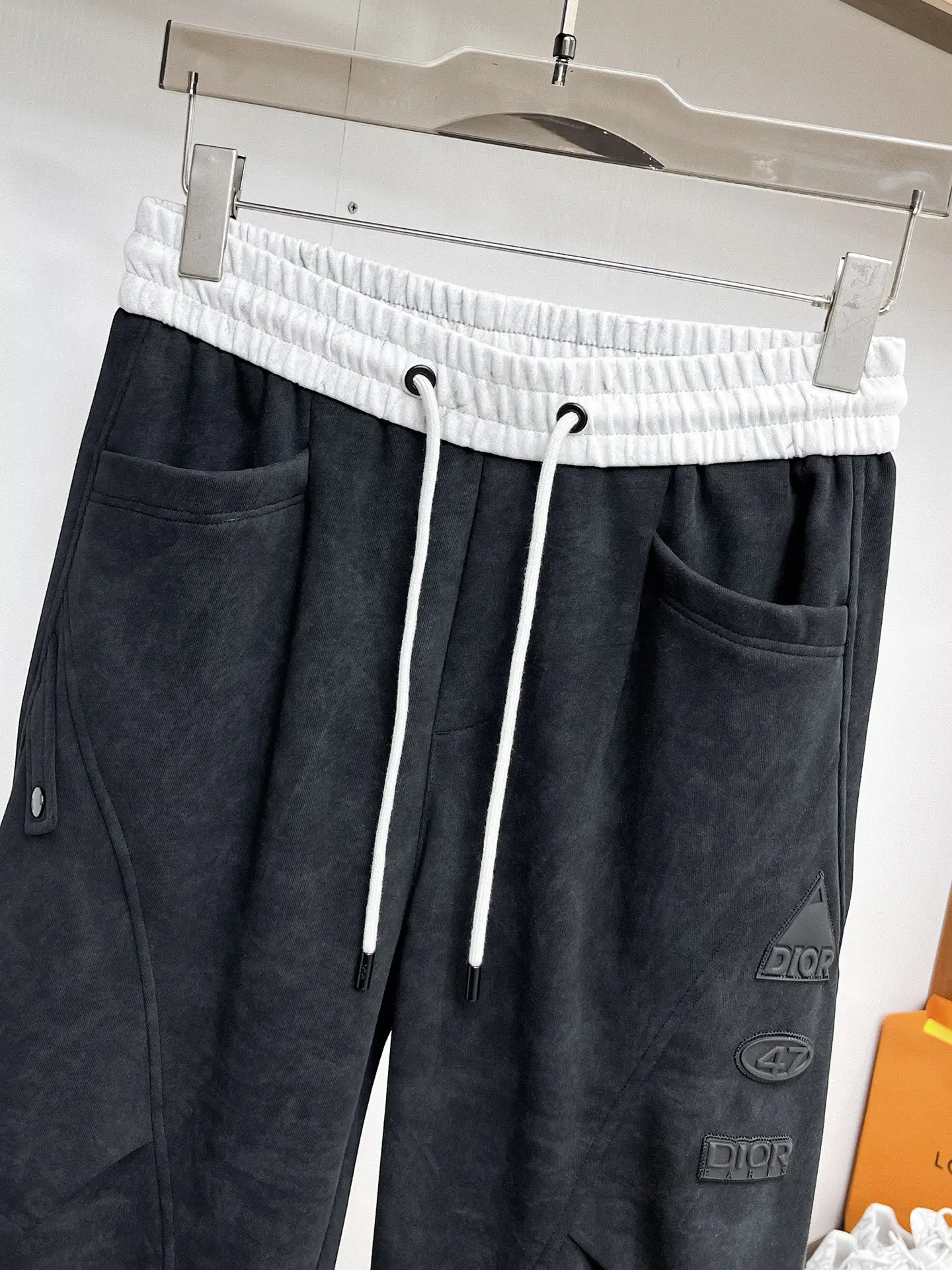 Logo-Patch Contrast Waistband Sweatpants D29014971 — view 3