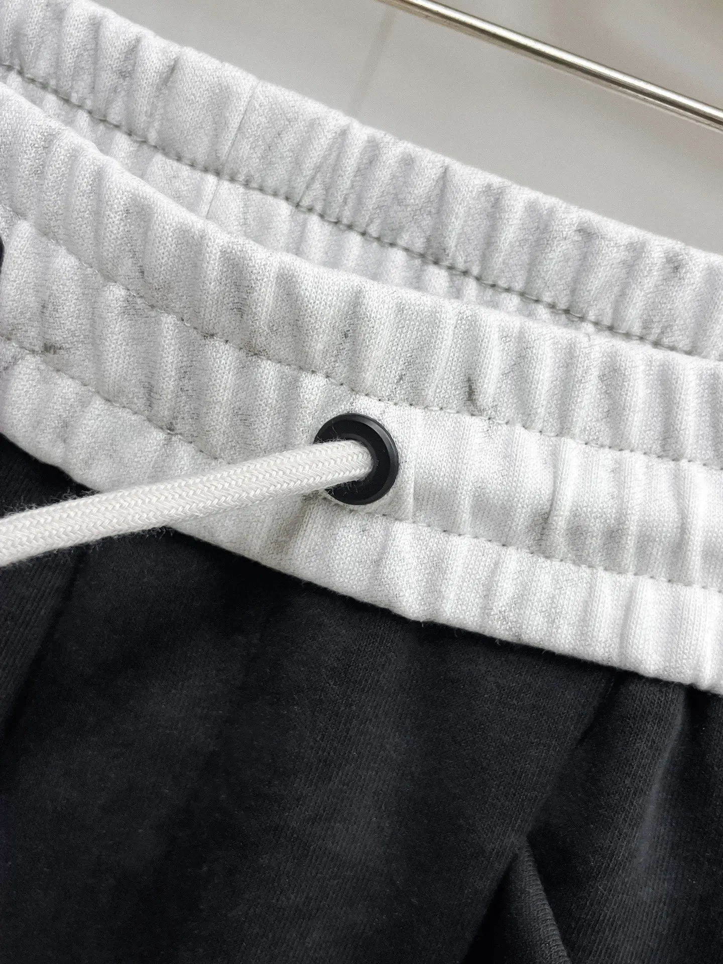 Logo-Patch Contrast Waistband Sweatpants D29014971 — view 8