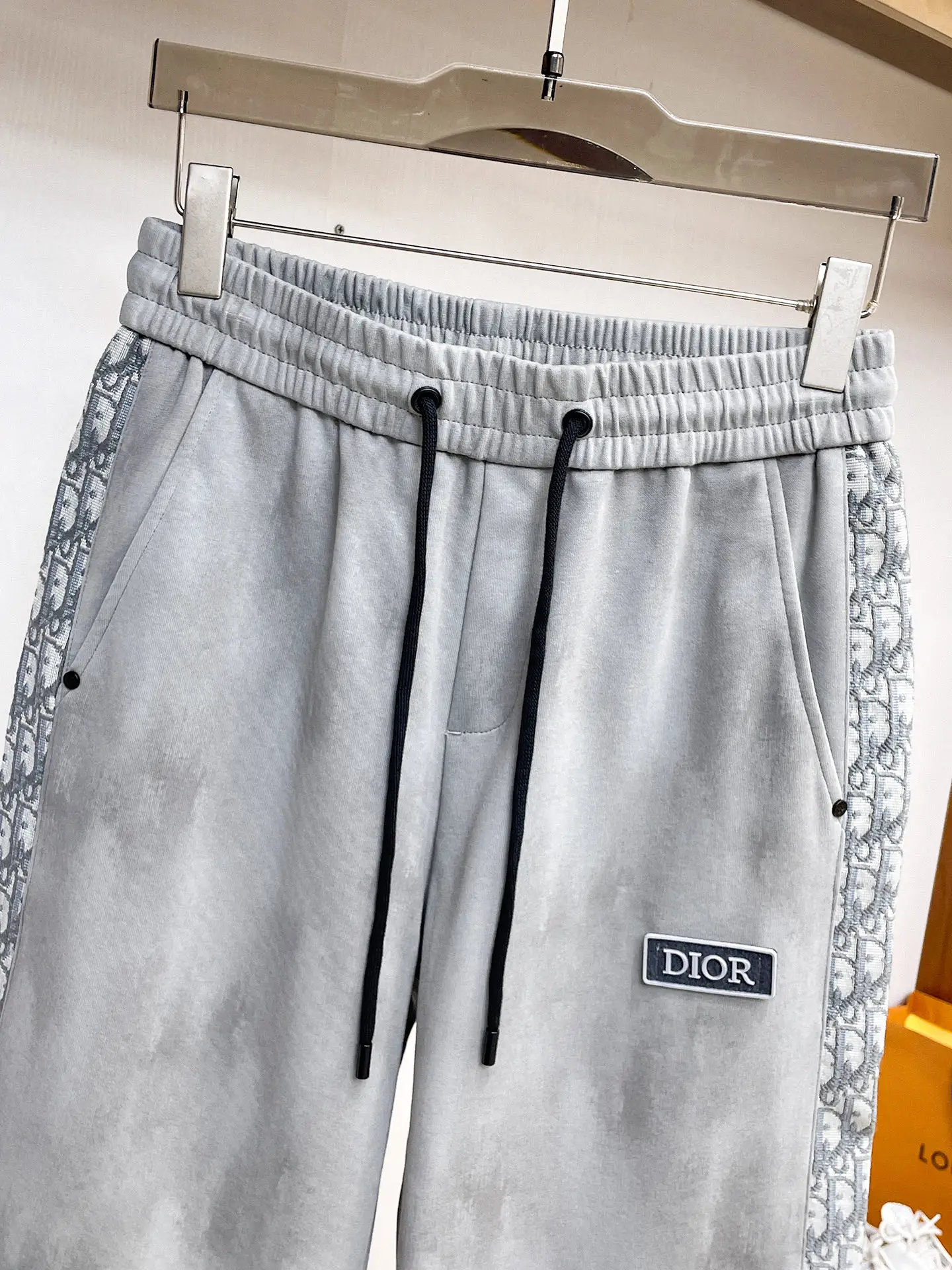 Logo-Appliquéd Oblique Trim Sweatpants D29014983 — view 3