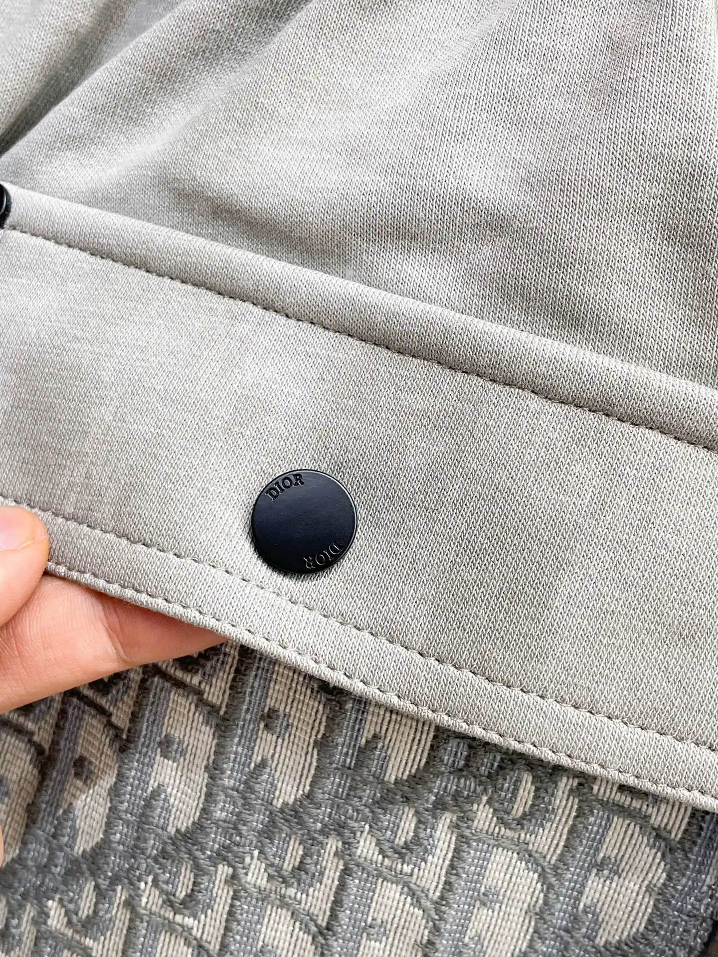 Logo-Appliquéd Oblique Trim Sweatpants D29014983 — view 10