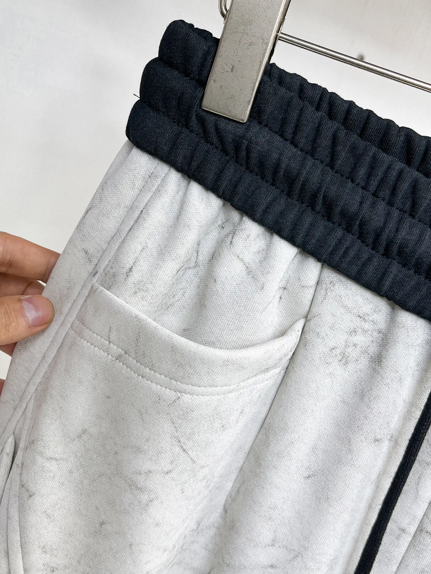 Logo-Patch Marble-Print Sweatpants D29014970 — view 7