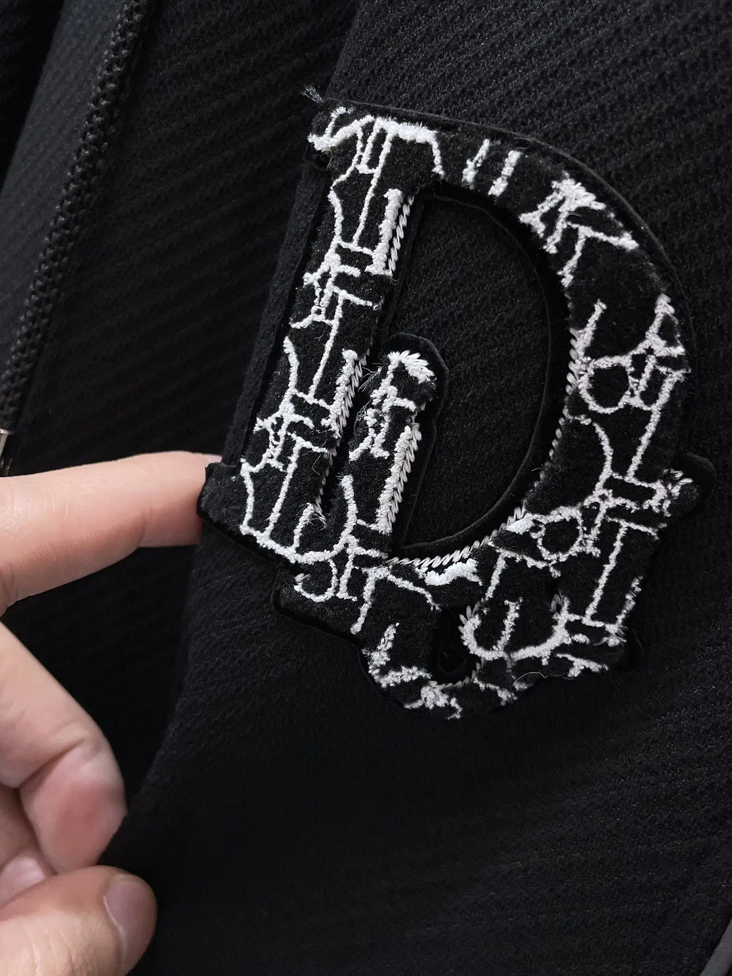 Logo-Appliqué Textured Track Pants D29014902 — view 4