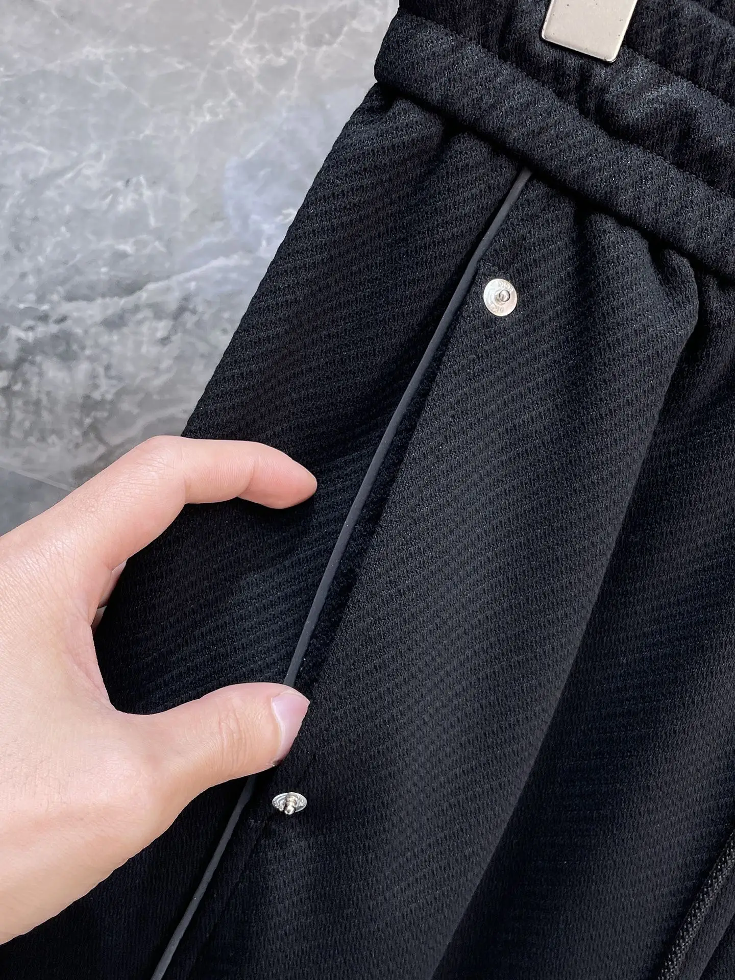 Logo-Appliqué Textured Track Pants D29014902 — view 5