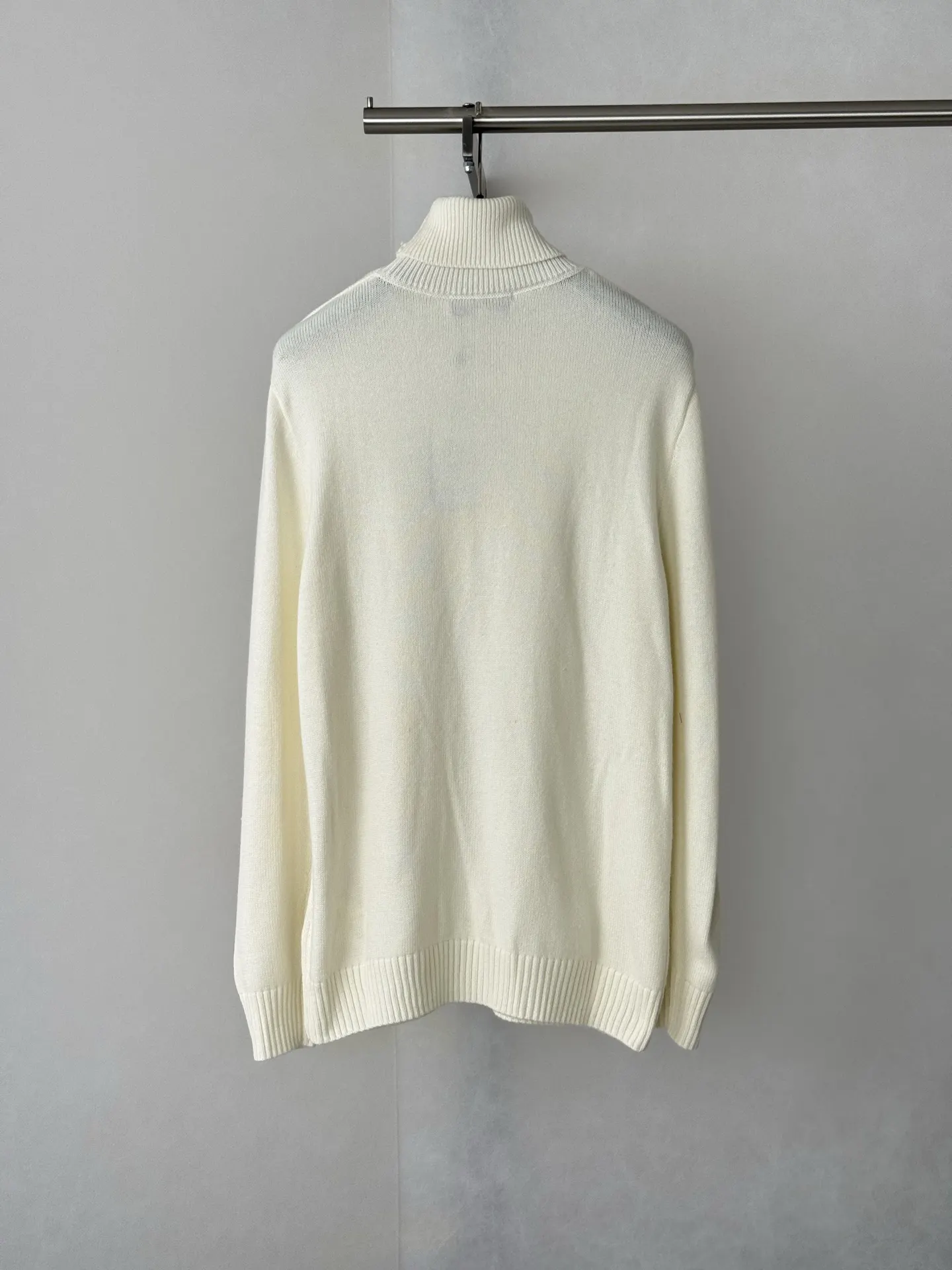 Wool-Blend Roll-Neck Sweater with Pocket Detail D29018718 — view 2