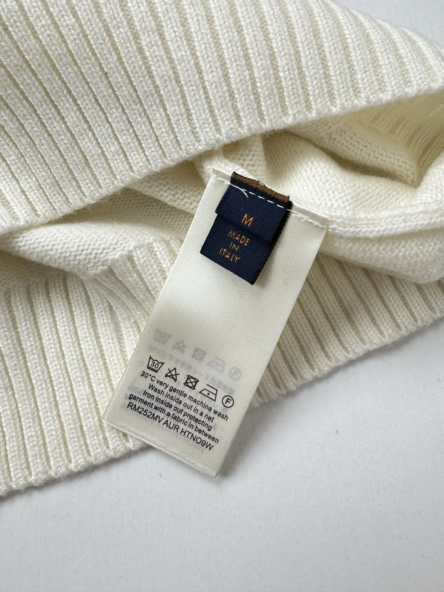 Wool-Blend Roll-Neck Sweater with Pocket Detail D29018718 — view 7