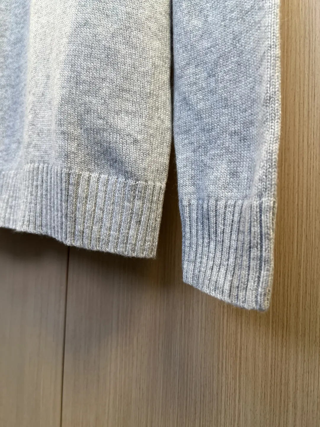 Logo Badge Crew-Neck Knit Sweater D29019183 — view 2