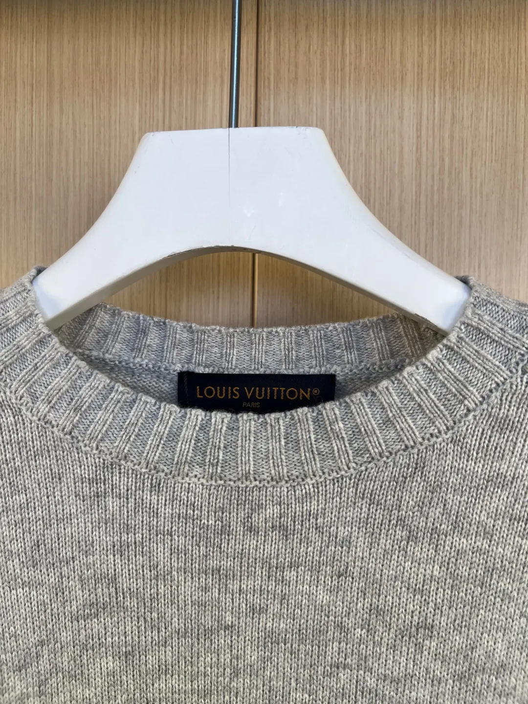 Logo Badge Crew-Neck Knit Sweater D29019183 — view 3