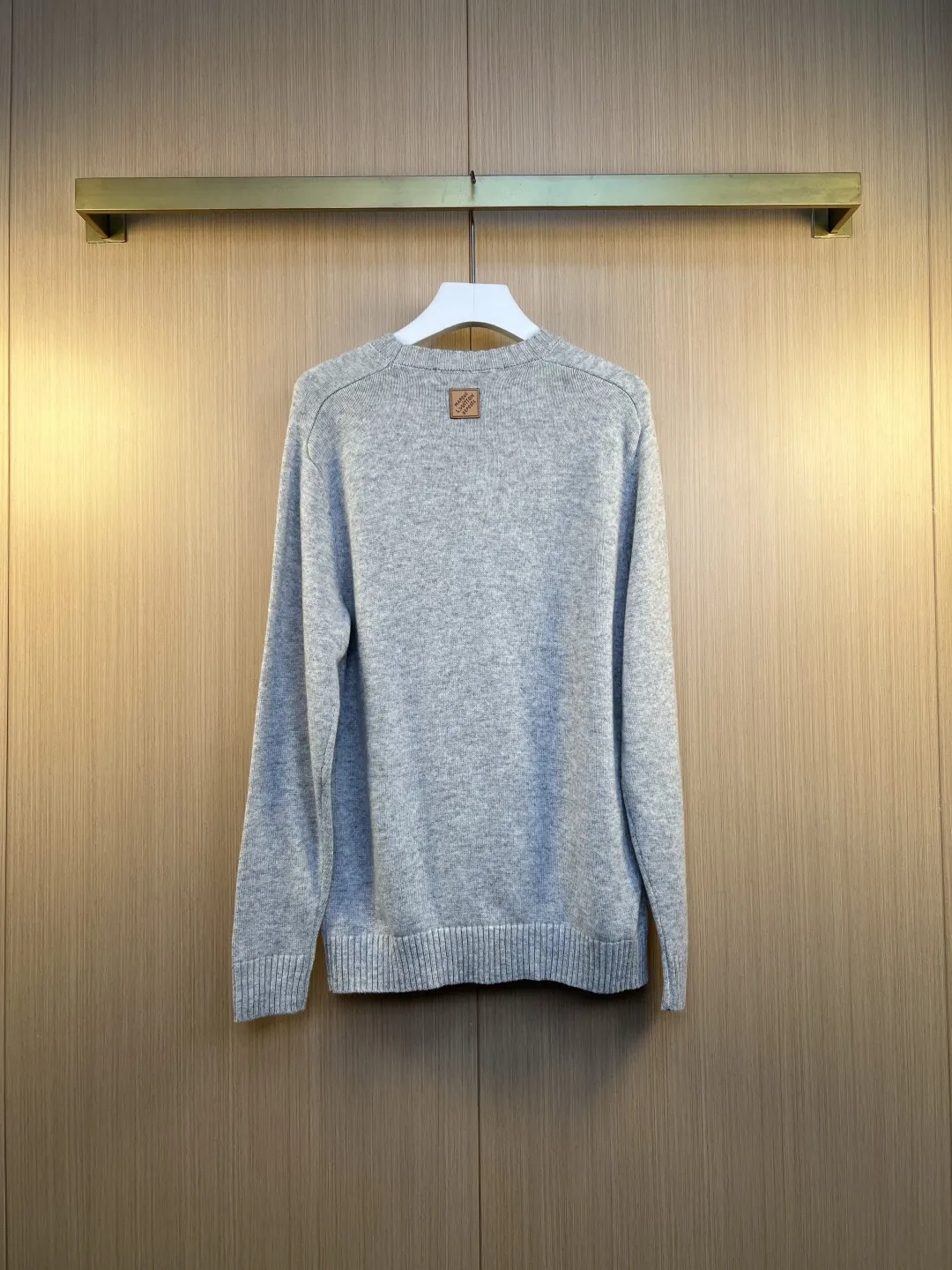 Logo Badge Crew-Neck Knit Sweater D29019183 — view 6