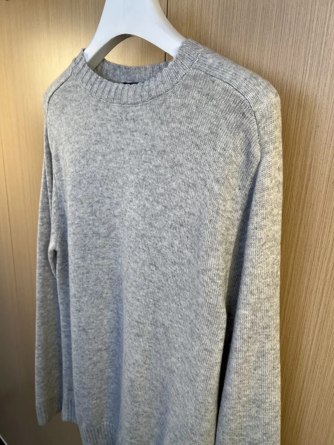 Logo Badge Crew-Neck Knit Sweater D29019183 — view 8