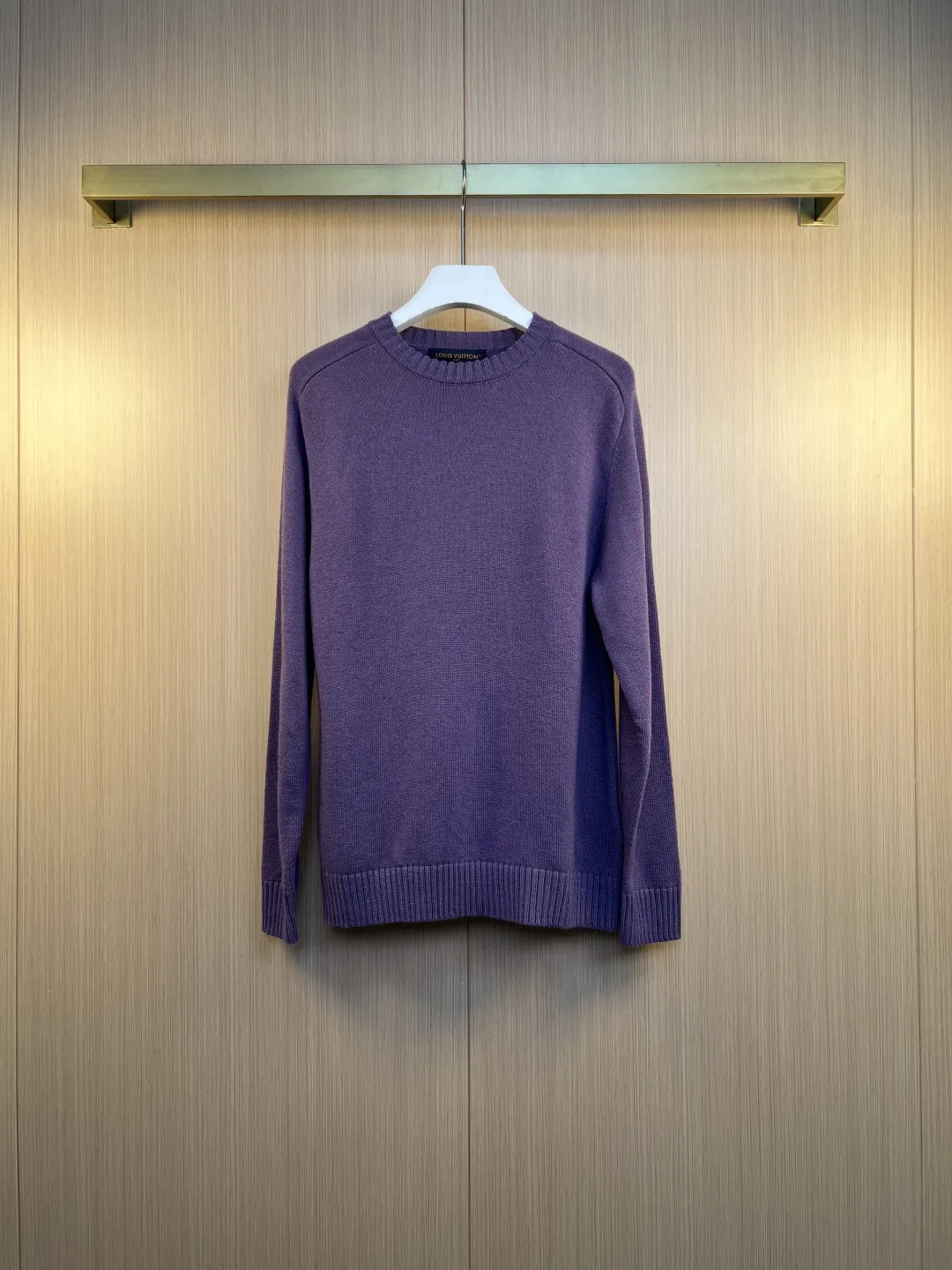 Logo Badge Crew-Neck Knit Sweater D29019181