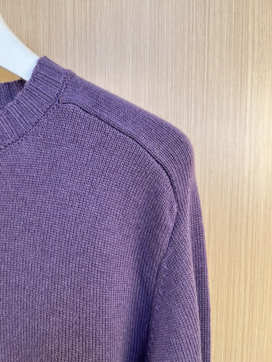 Logo Badge Crew-Neck Knit Sweater D29019181 — view 3